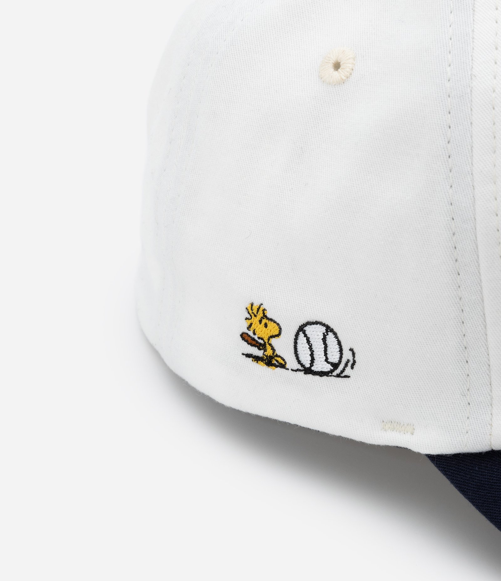 Boné em Sarja 06 Panel com Bordado Snoopy Baseball Branco 4