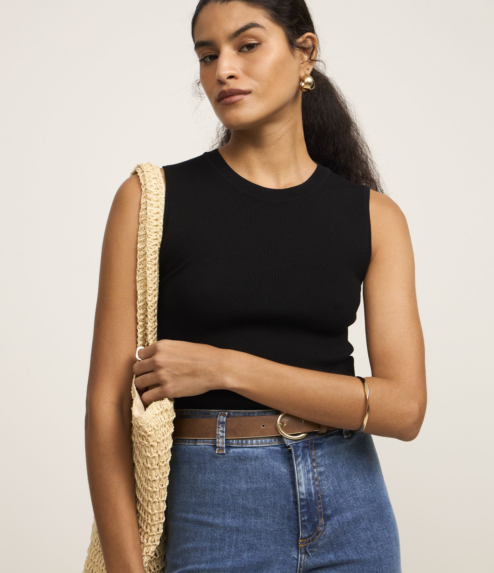 Blusa Sem Manga em Tricô Canelado com Gola Redonda Preto 1