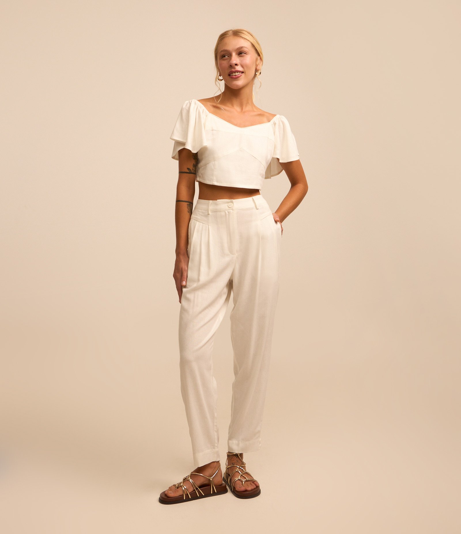 Calça Cenoura em Viscose e Linho com Bolsos Branco 1