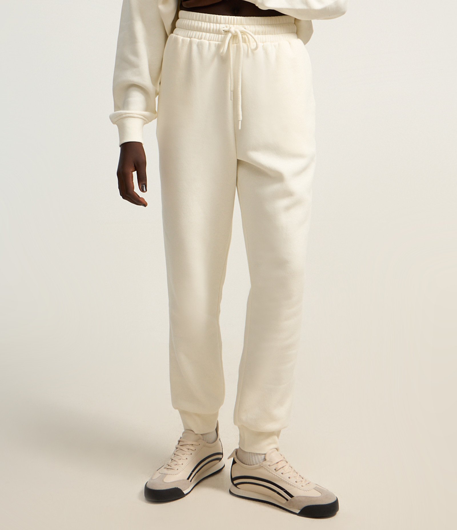 Calça Jogger em Moletom com Forro Fleece Branco 2