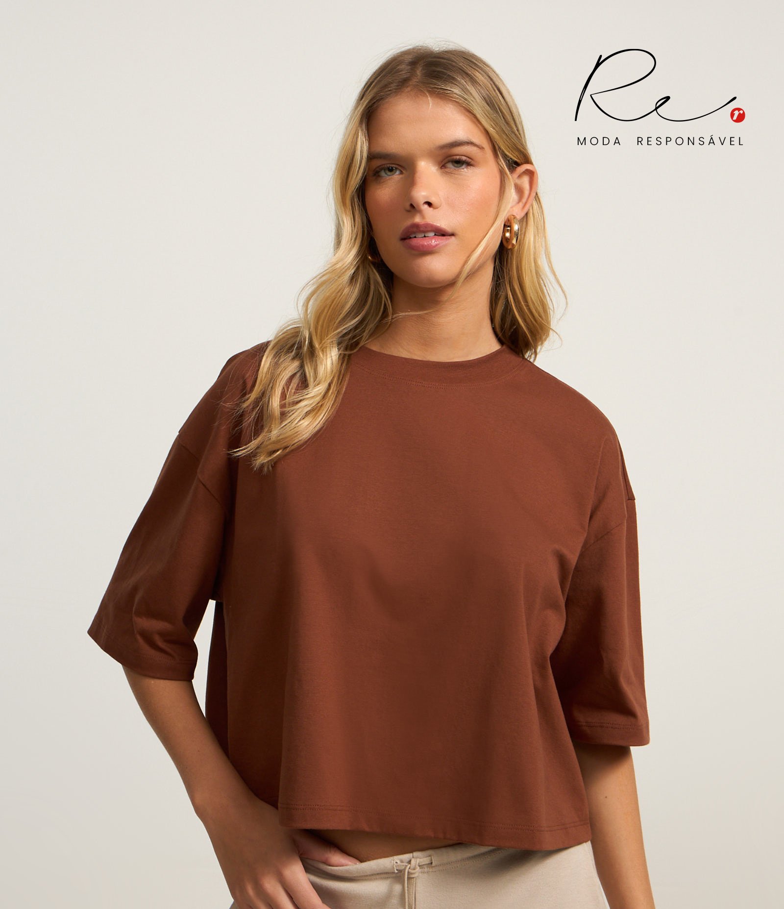 Camiseta Cropped Oversized em Algodão Peruano Marrom Telha 1