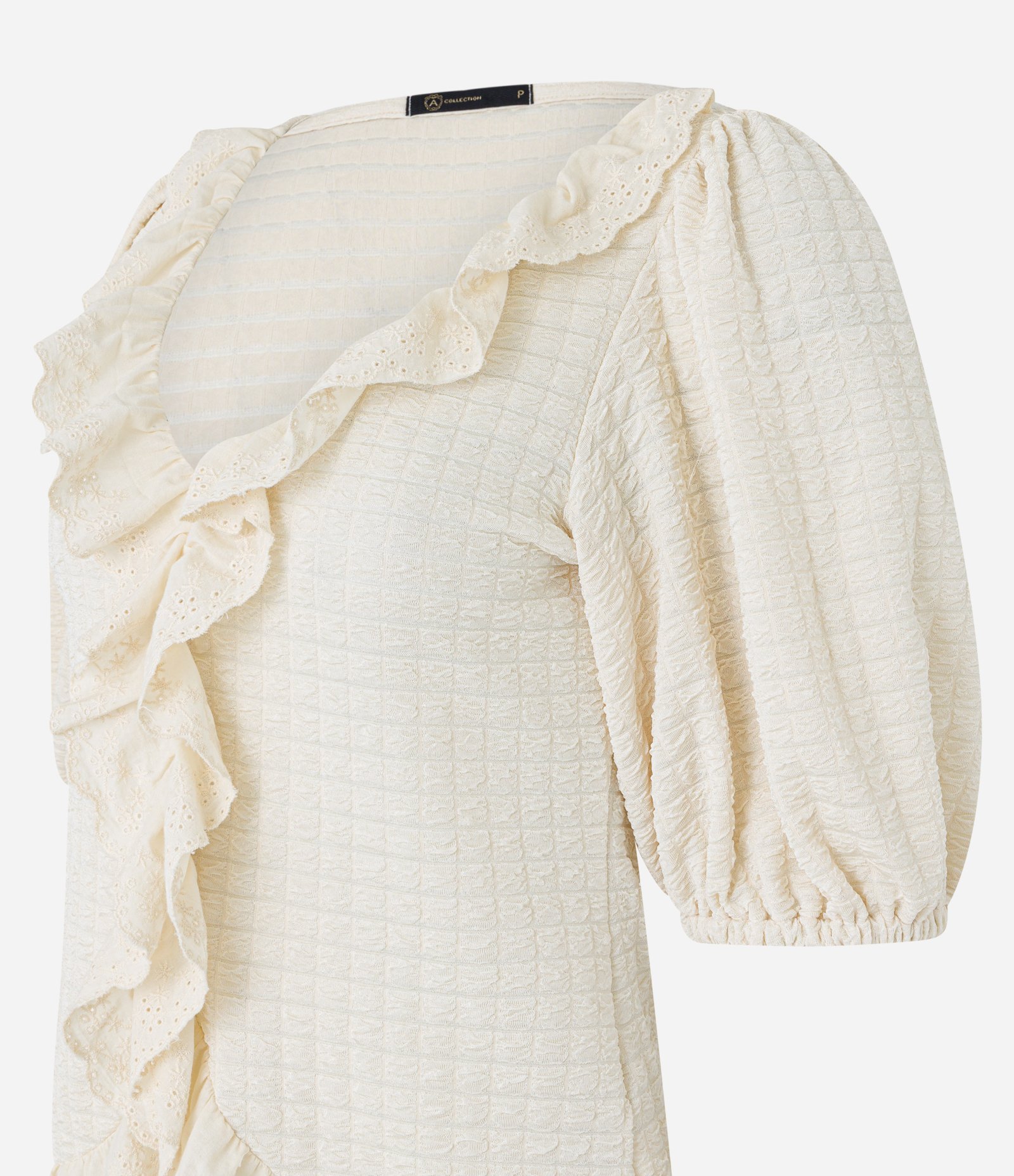 Blusa em Tecido Texturizado com Manga Bufante e Babados Off White 6
