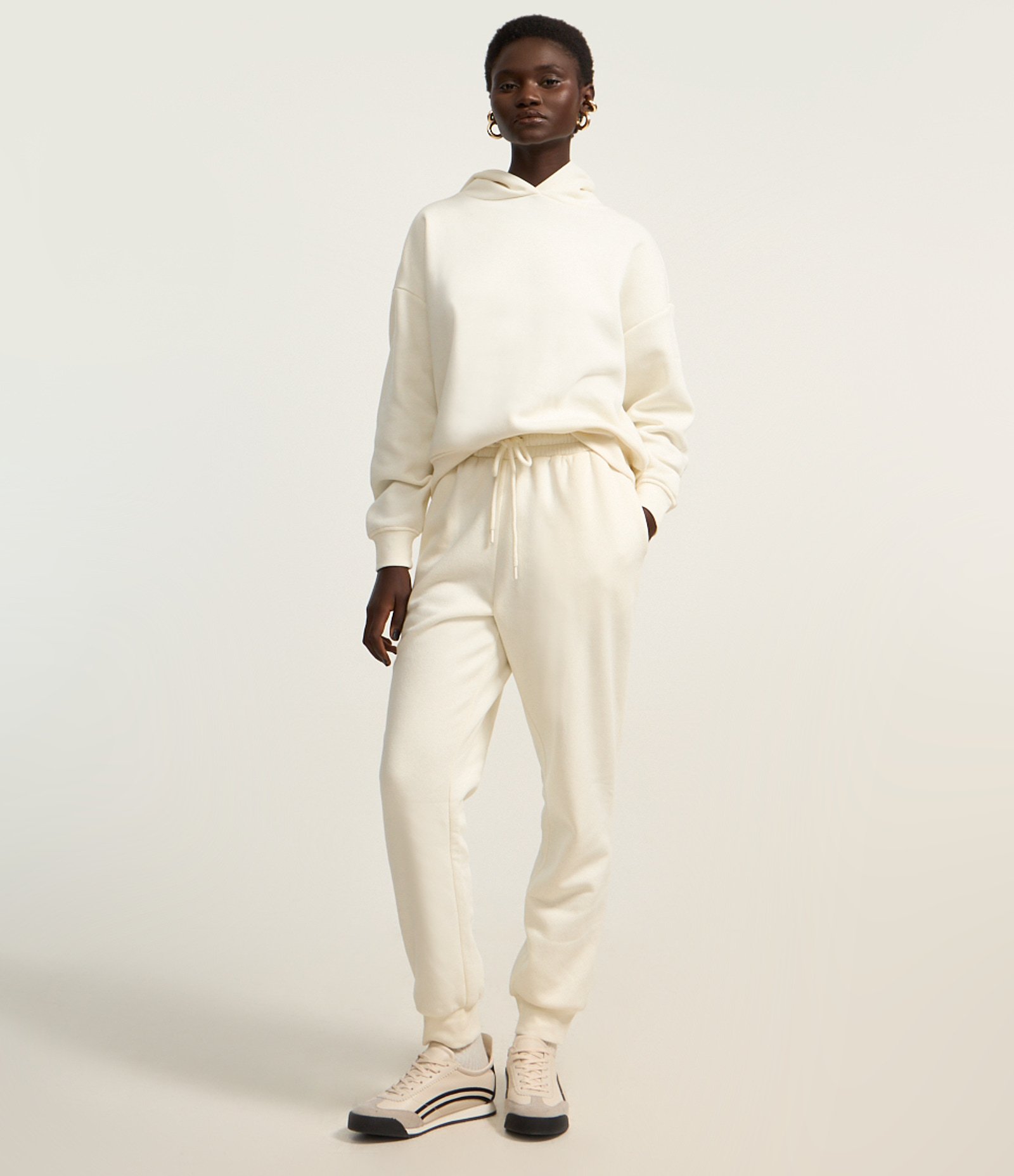 Casaco Fechado Básico em Moletom com Forro Fleece Branco 2