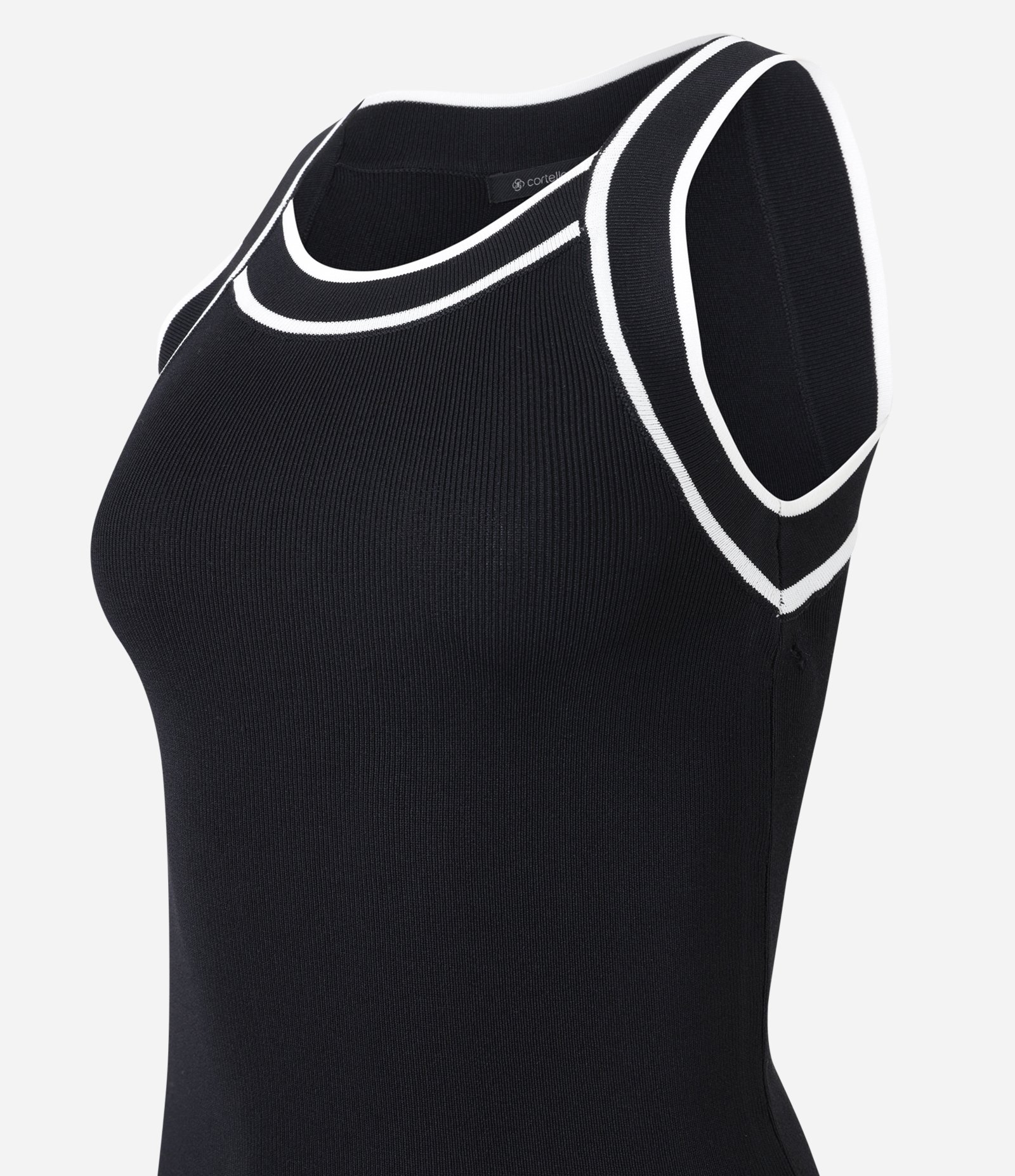 Blusa em Tricô com Detalhes Contrastantes Preto 7