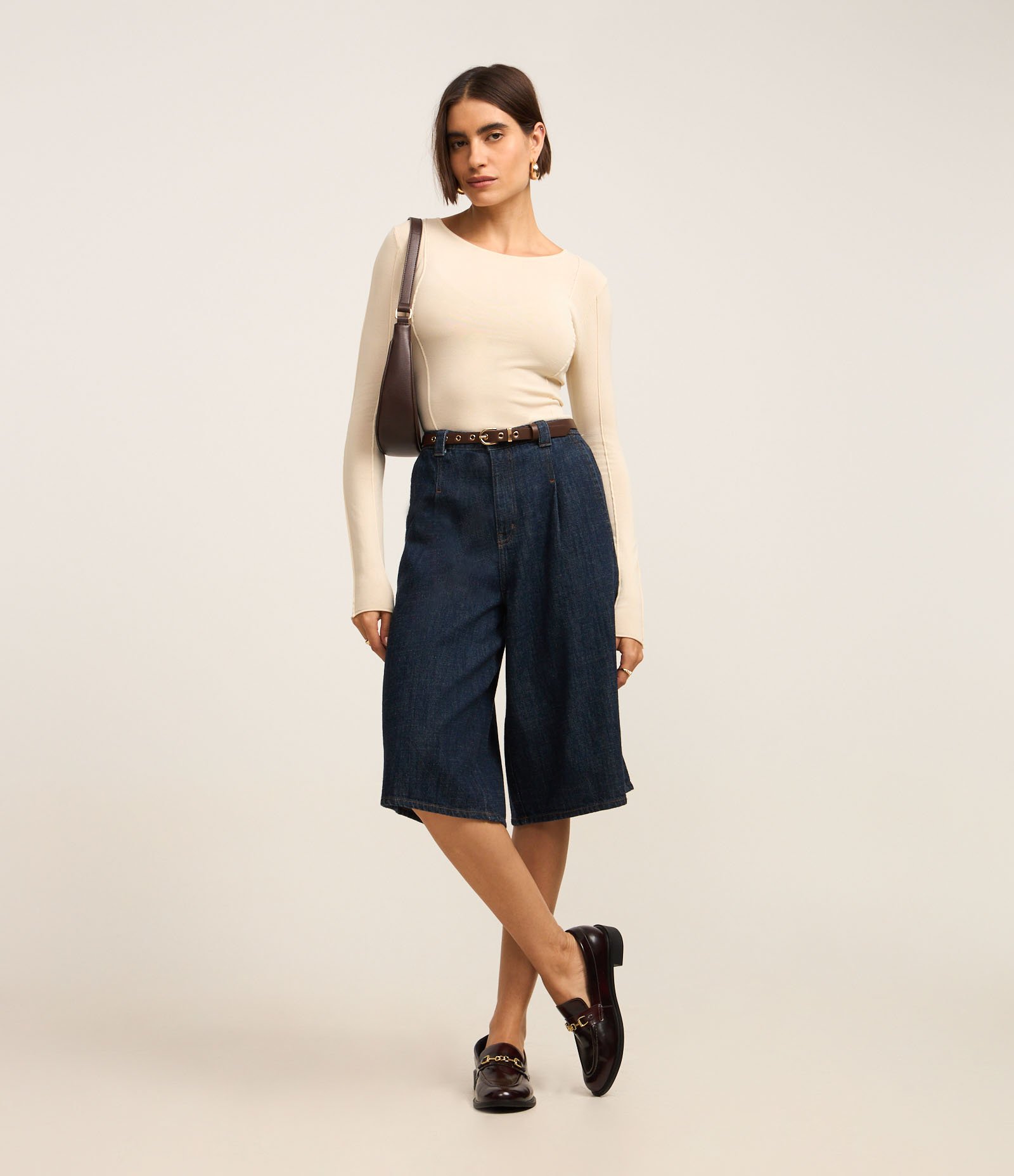 Suéter em Tricô com Gola Redonda e Frisos Frontais Bege Claro 2