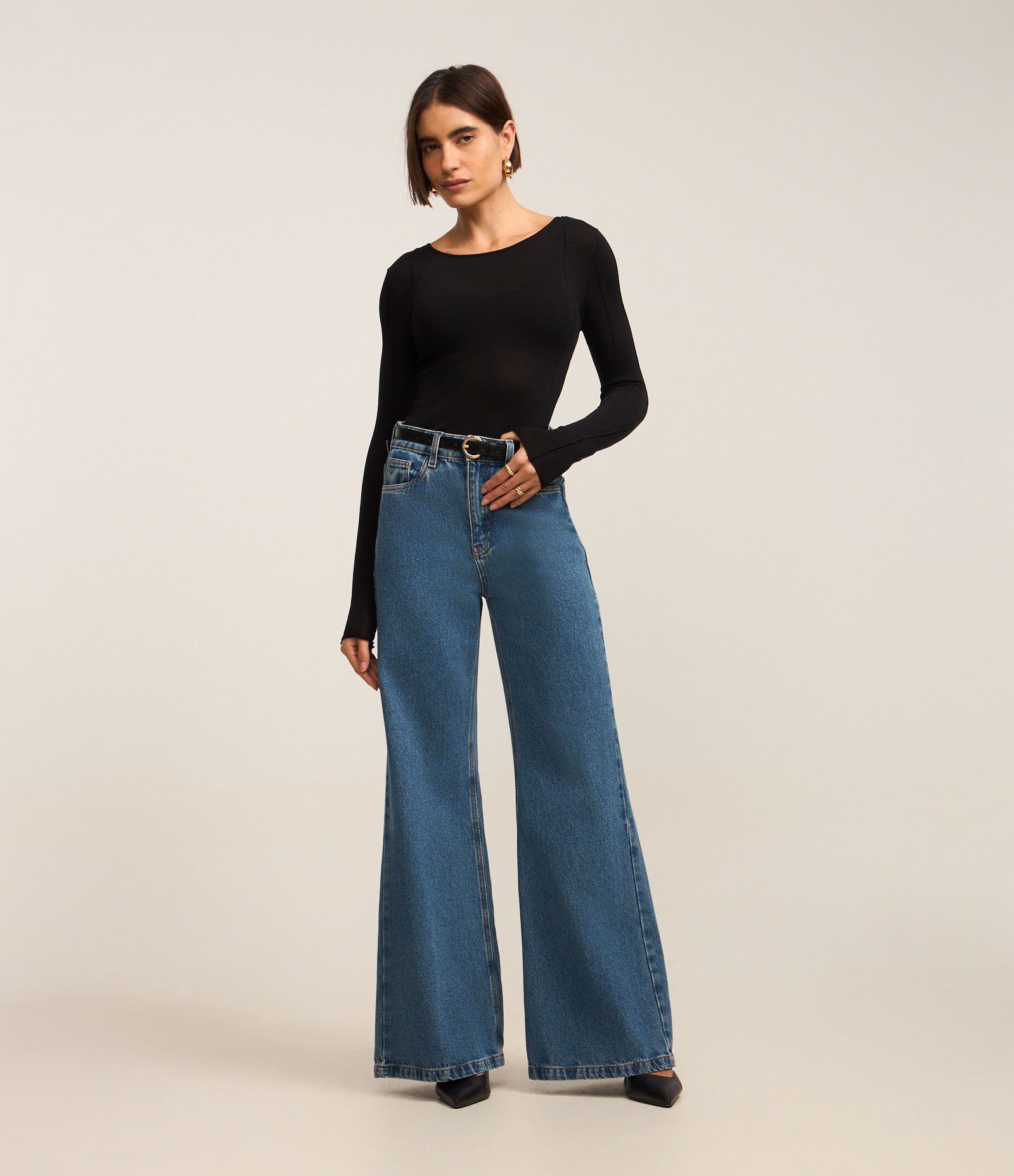 Suéter em Tricô com Gola Redonda e Frisos Frontais Preto 2