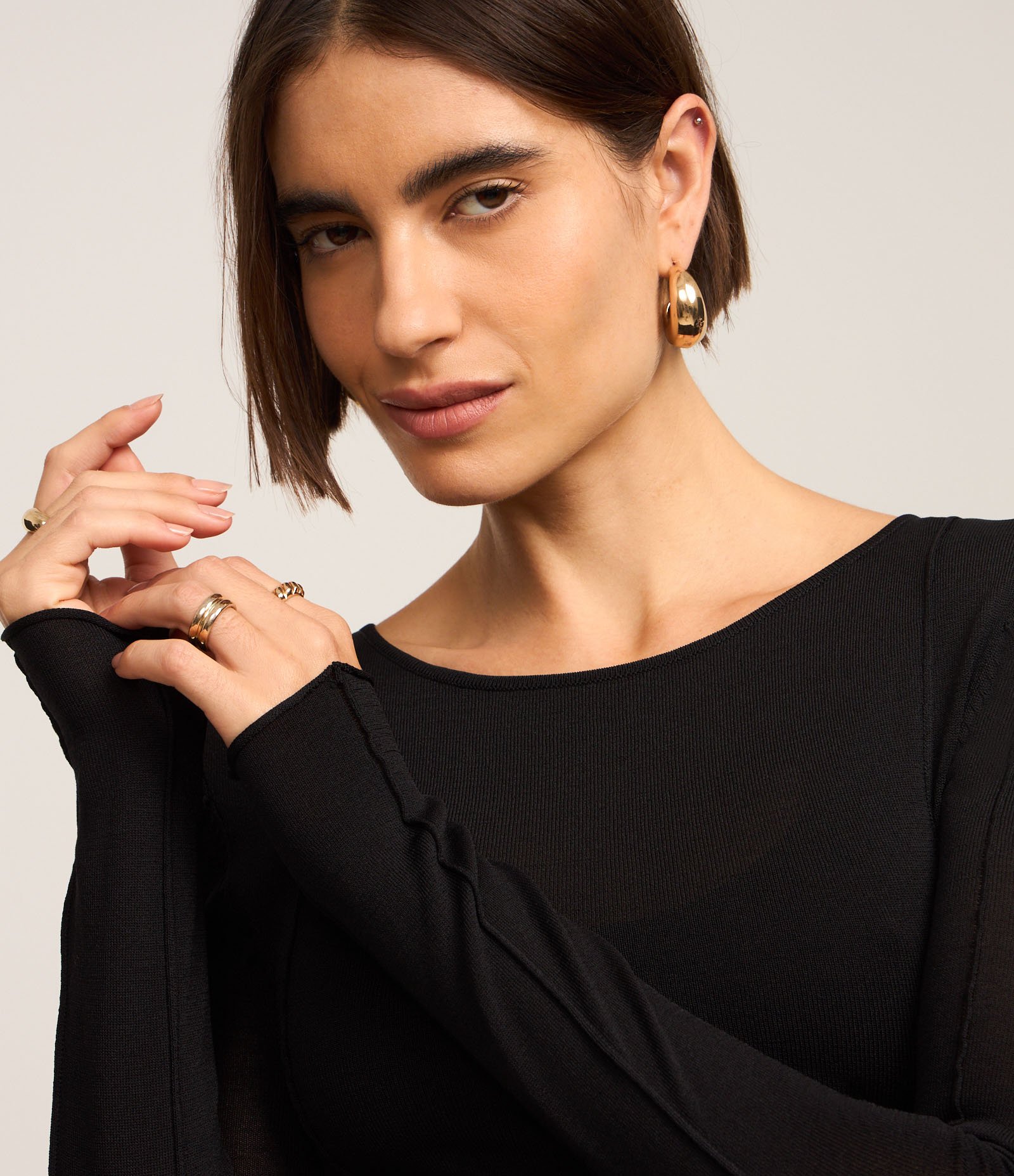 Suéter em Tricô com Gola Redonda e Frisos Frontais Preto 4