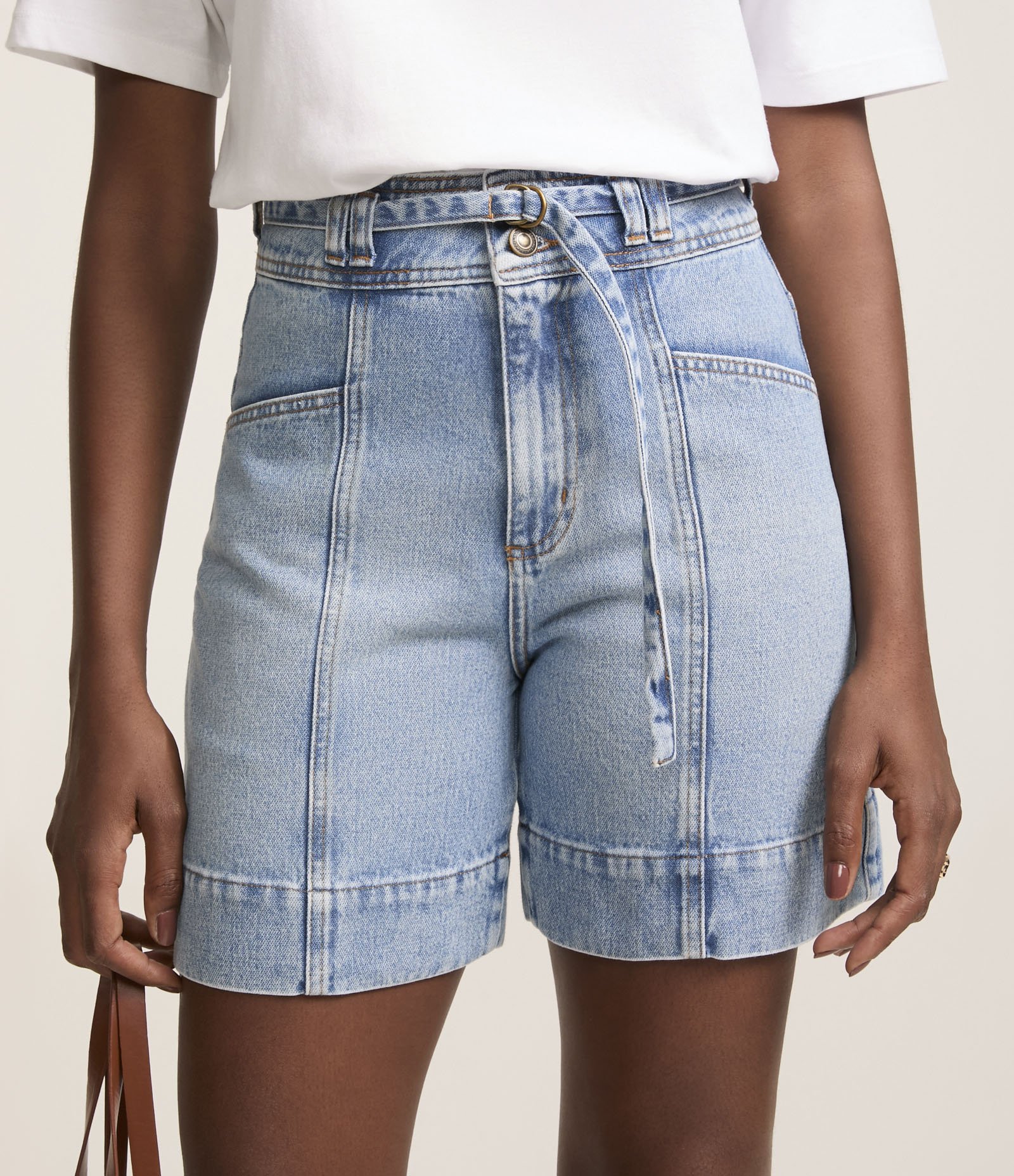 Short Regular Cintura Alta em Jeans com Cinto de Tecido Azul Médio 3