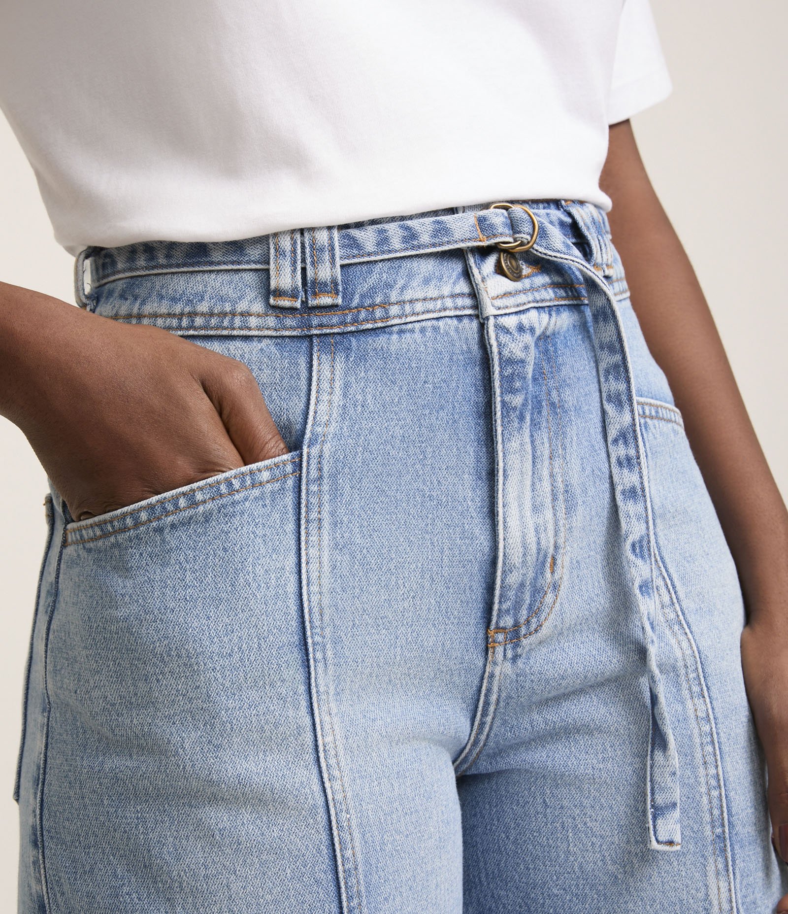 Short Regular Cintura Alta em Jeans com Cinto de Tecido Azul Médio 4