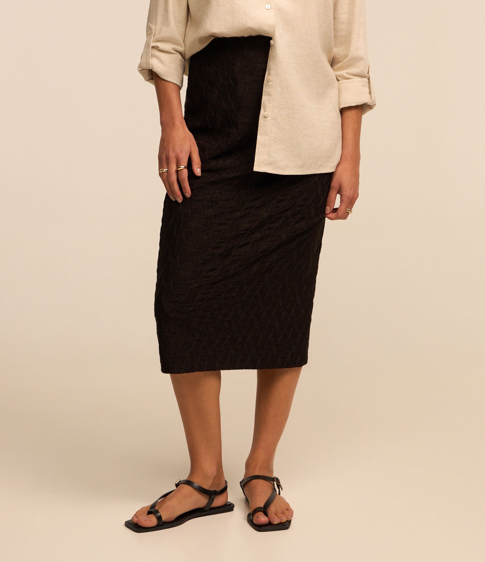 Saia Reta com Cós Elástico e Texturas Preto 3