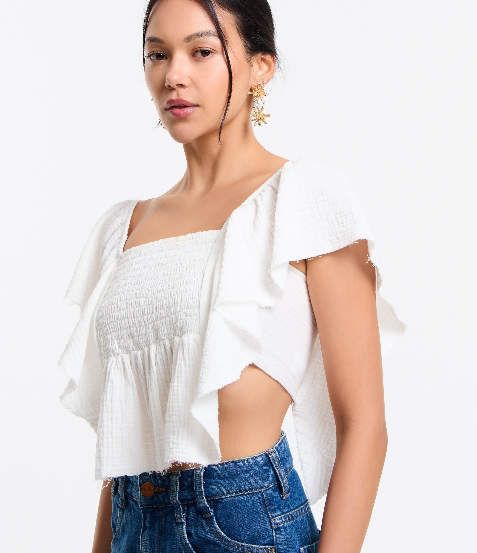 Blusa Bata Curta Texturizada com Lastex e Babados Branco 4