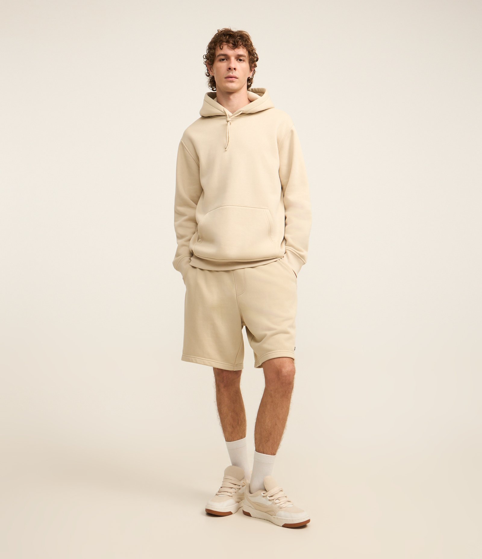 Bermuda Básica em Moletom com Cós Elástico Bege 1