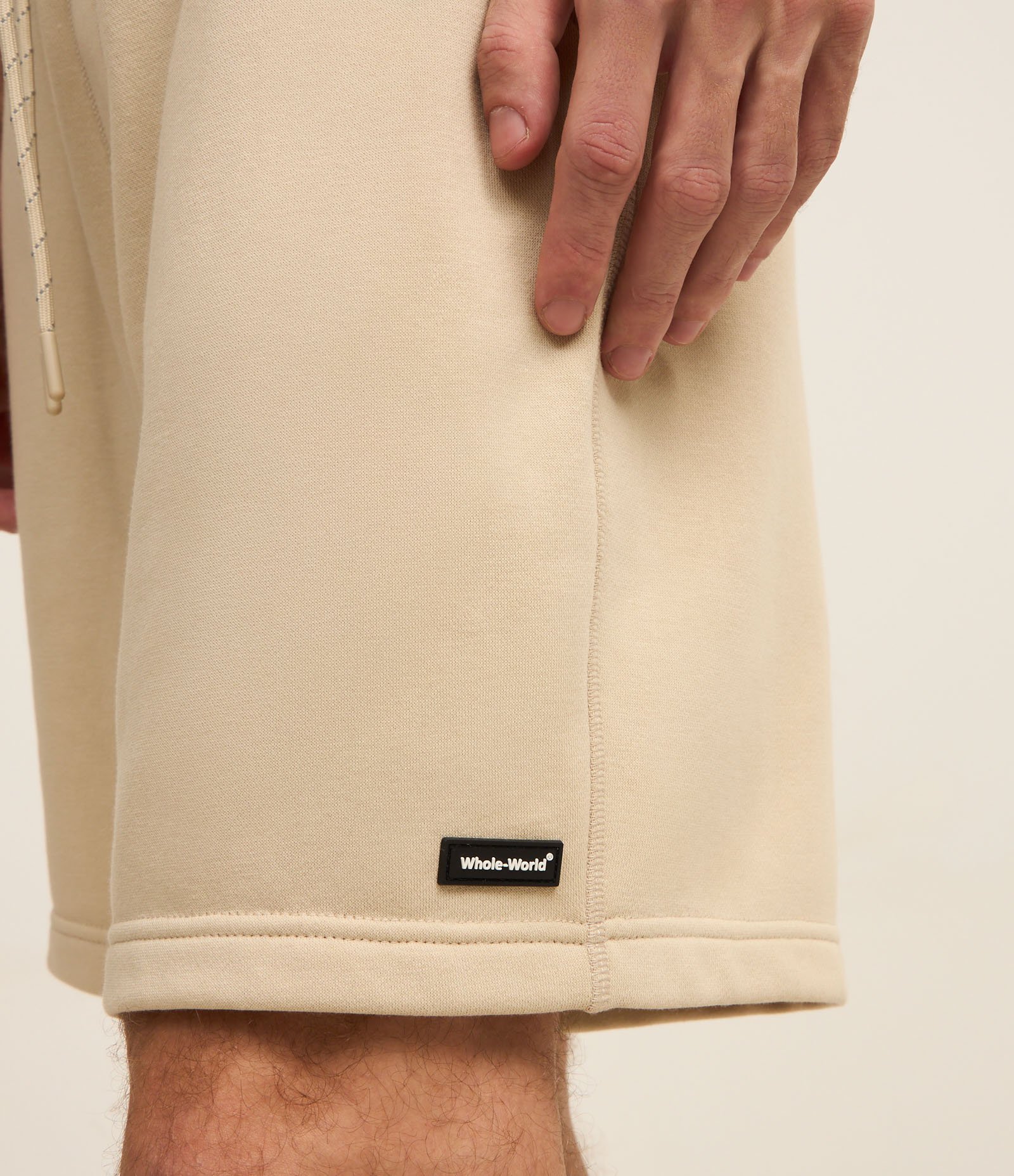 Bermuda Básica em Moletom com Cós Elástico Bege 3