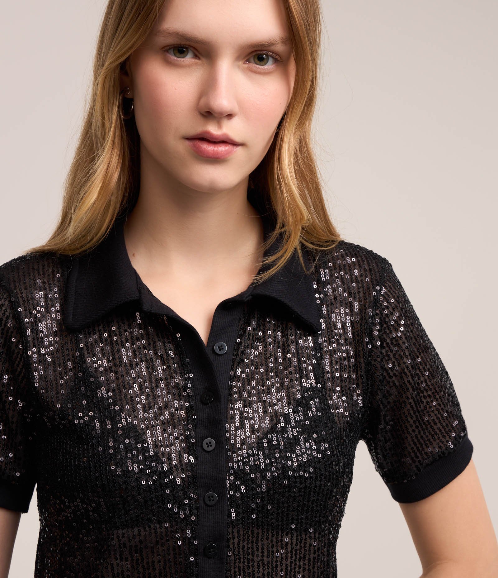 Blusa Gola Polo em Malha de Paetês Preto 4