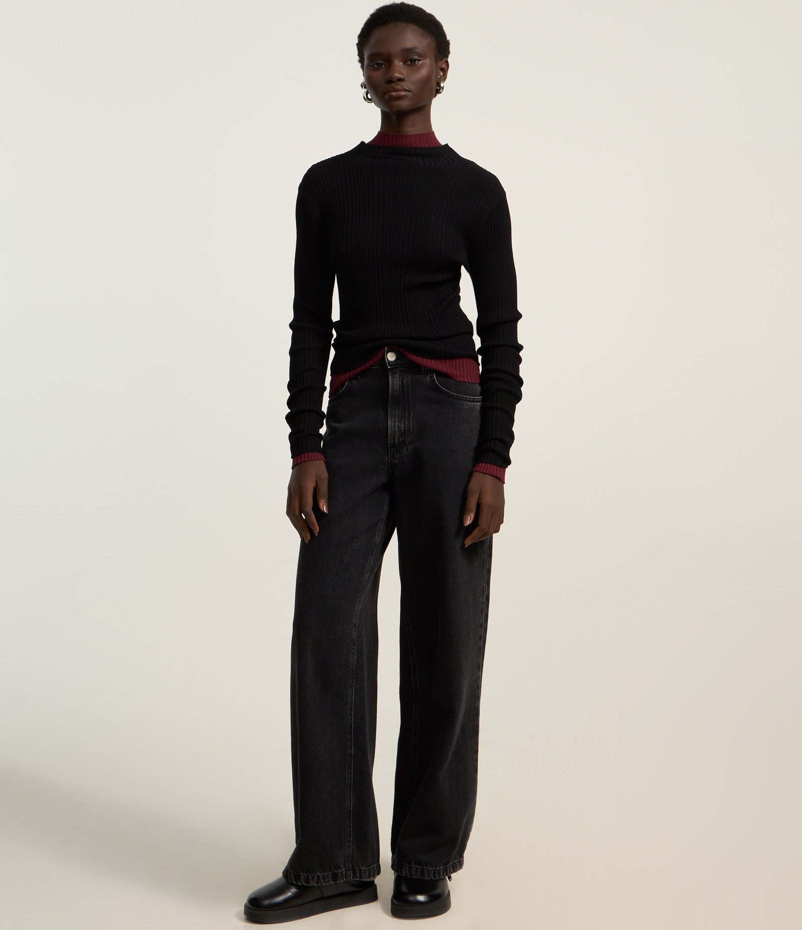 Blusa em Tricô com Golinha Alta Preto 2