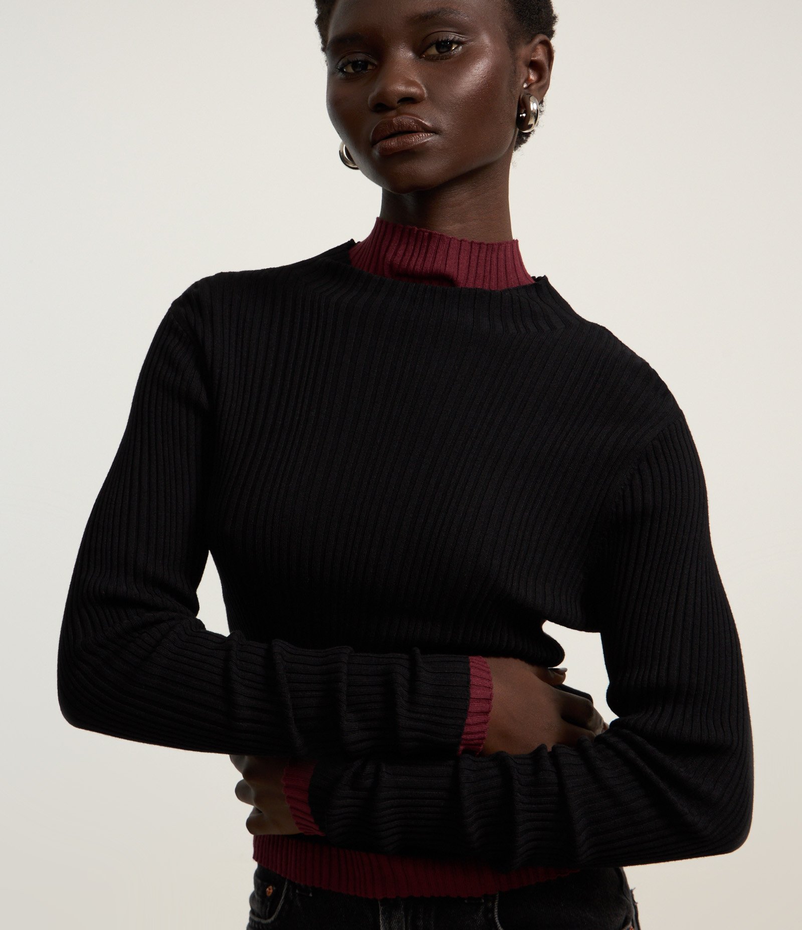 Blusa em Tricô com Golinha Alta Preto 3