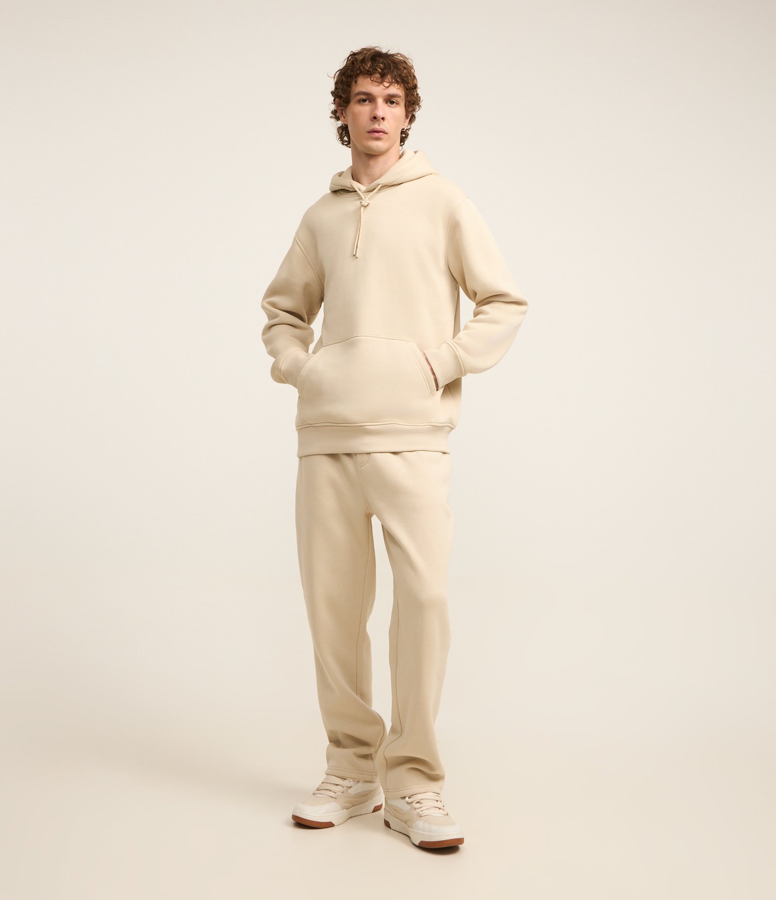 Blusão Fechado Comfort em Moletom com Capuz Bege 2