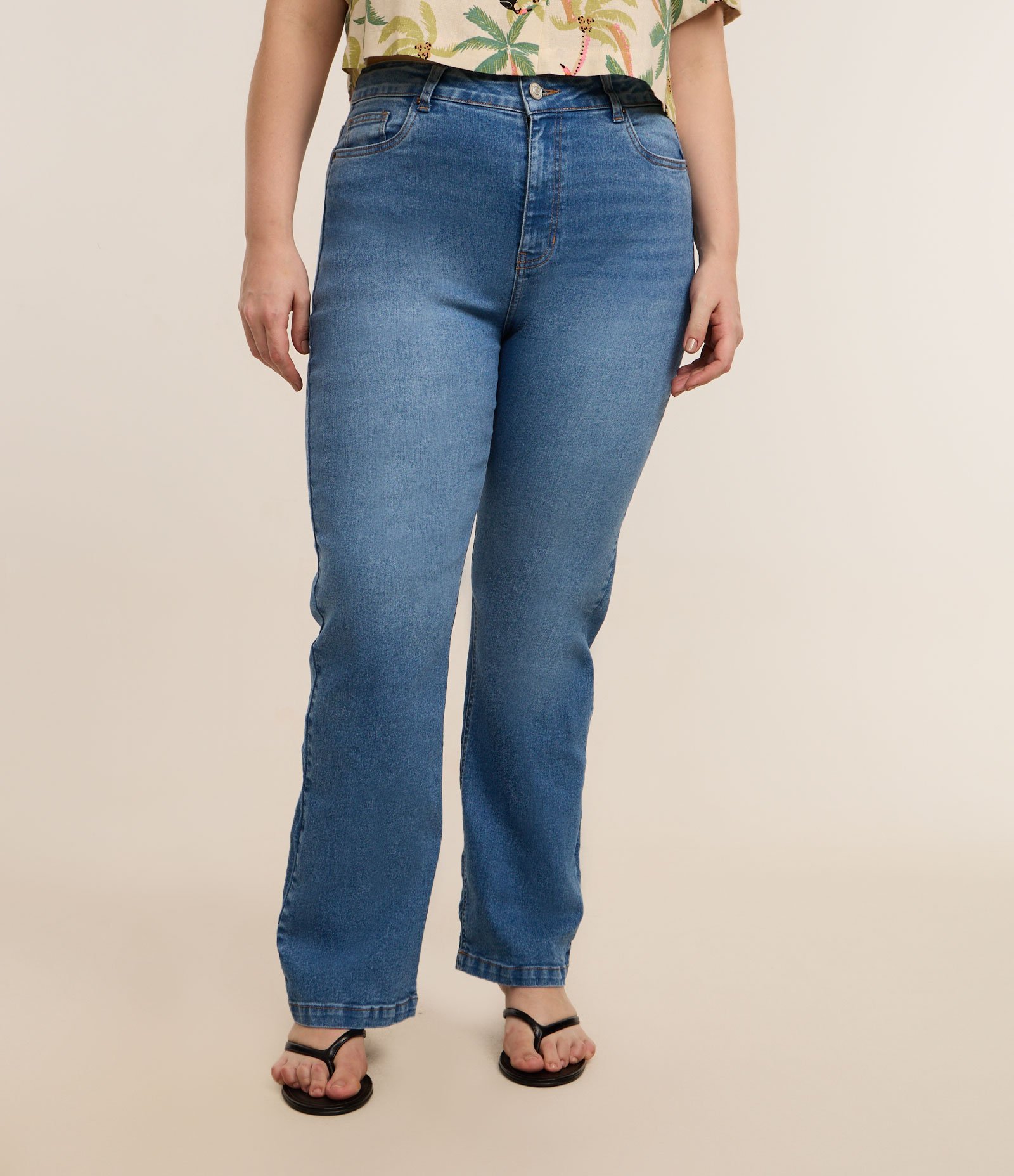 Calça Reta em Jeans com Elastano Curve & Plus Size Azul 2