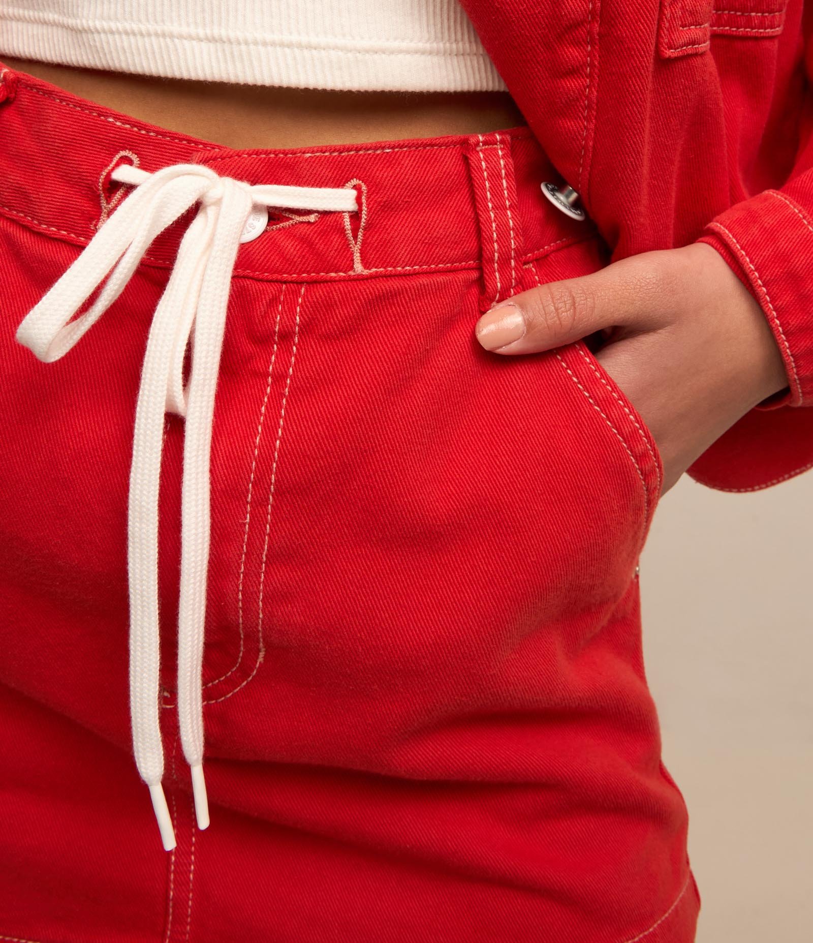Saia Curta em Sarja com Cadarço para Amarração Vermelho 4