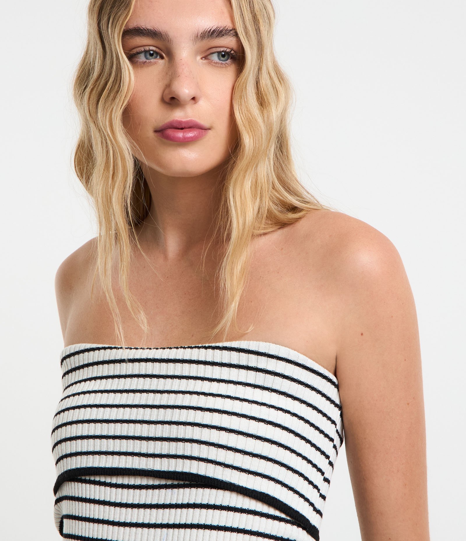 Vestido New Midi em Tricô Listrado e Pala Virada GG 3