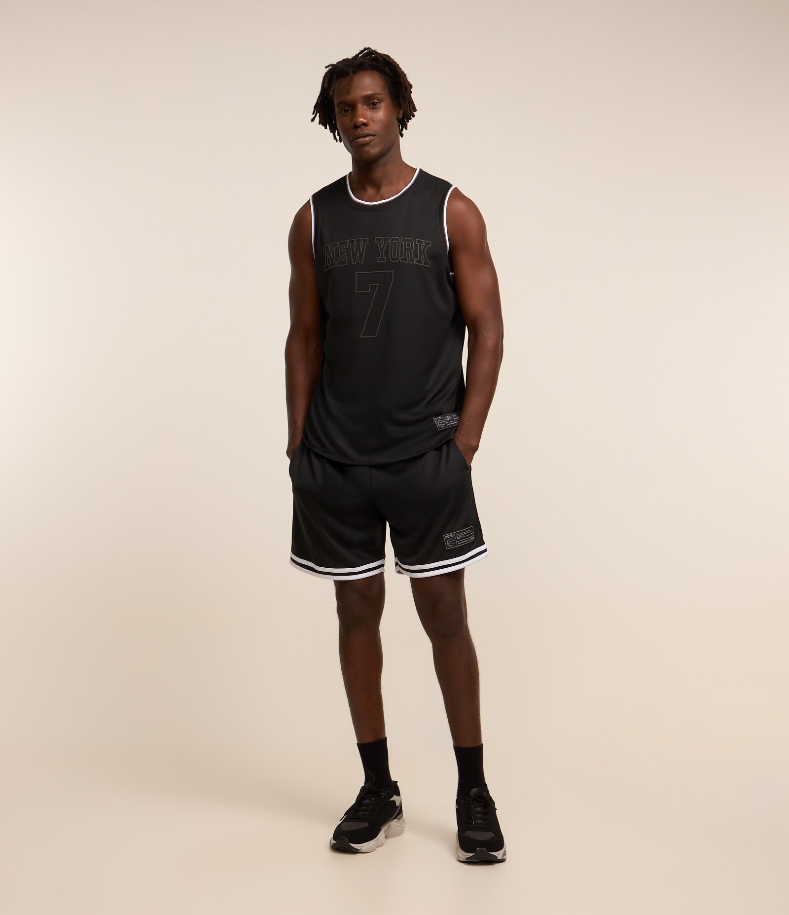 Bermuda Esportiva de Basquete com Detalhe Preto 1