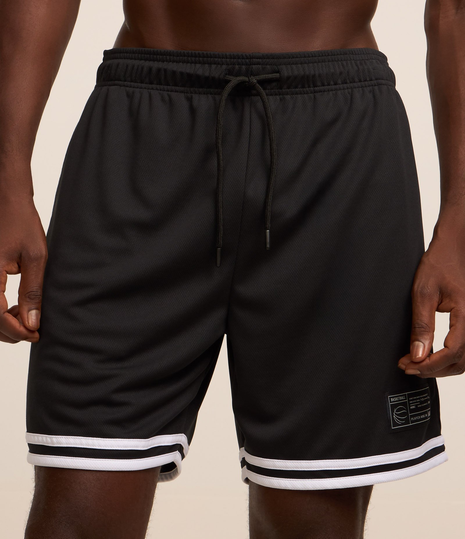 Bermuda Esportiva de Basquete com Detalhe Preto 2