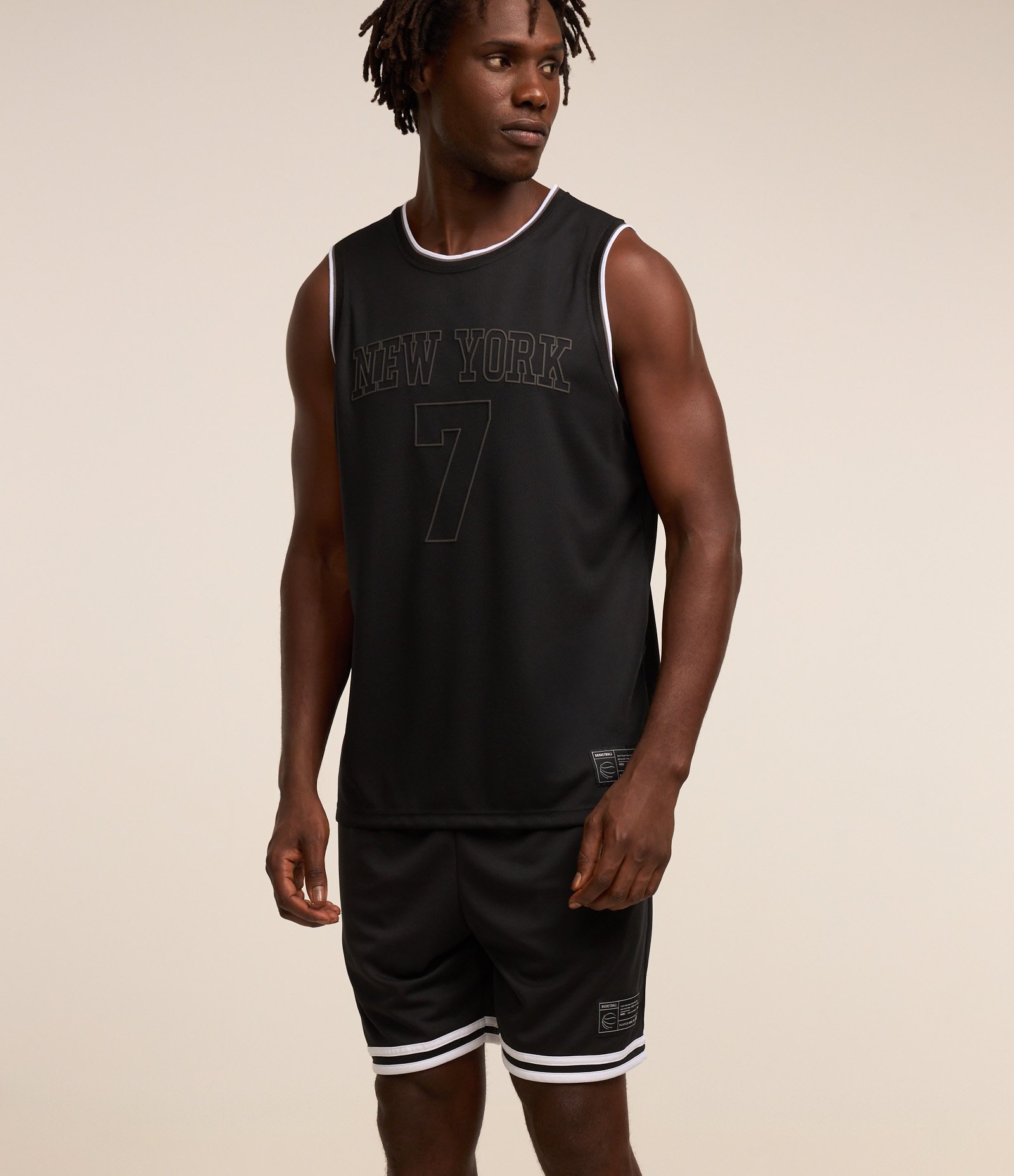 Bermuda Esportiva de Basquete com Detalhe Preto 3