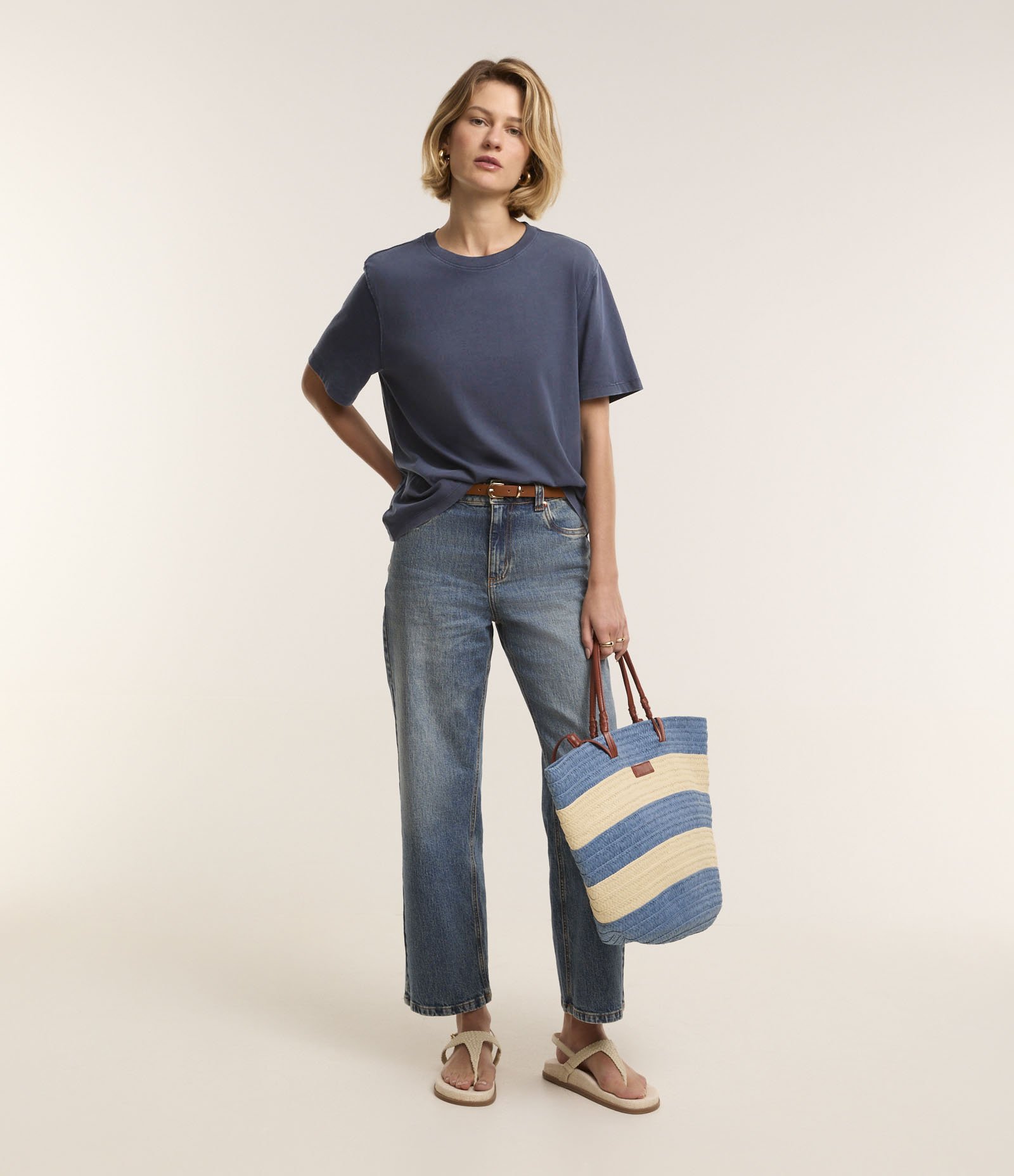 Blusa T-shirt em Algodão com Lavagem Estonada Azul 2