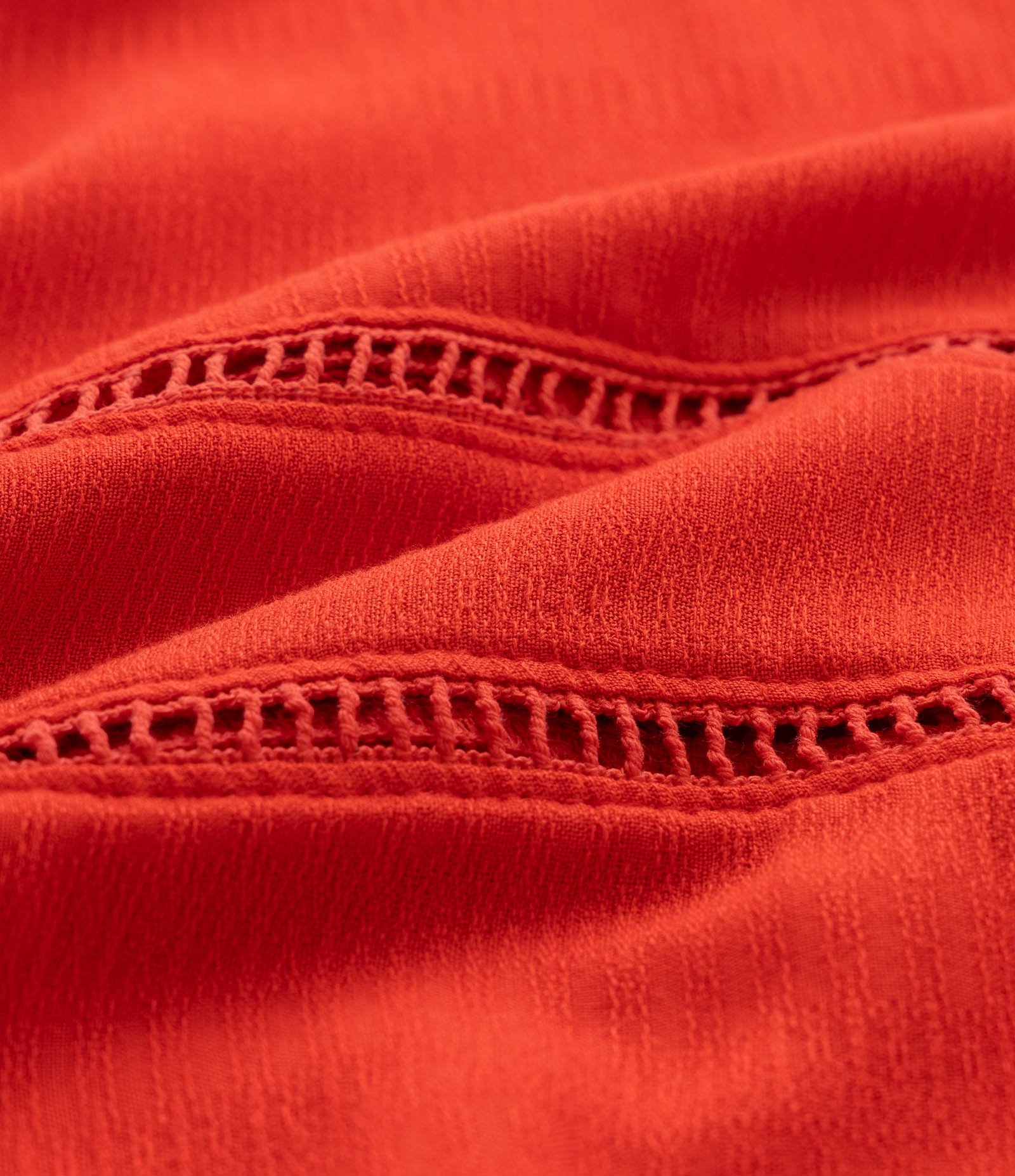 Blusa Bata em Viscose com Entremeios Curve & Plus Size Vermelho 7