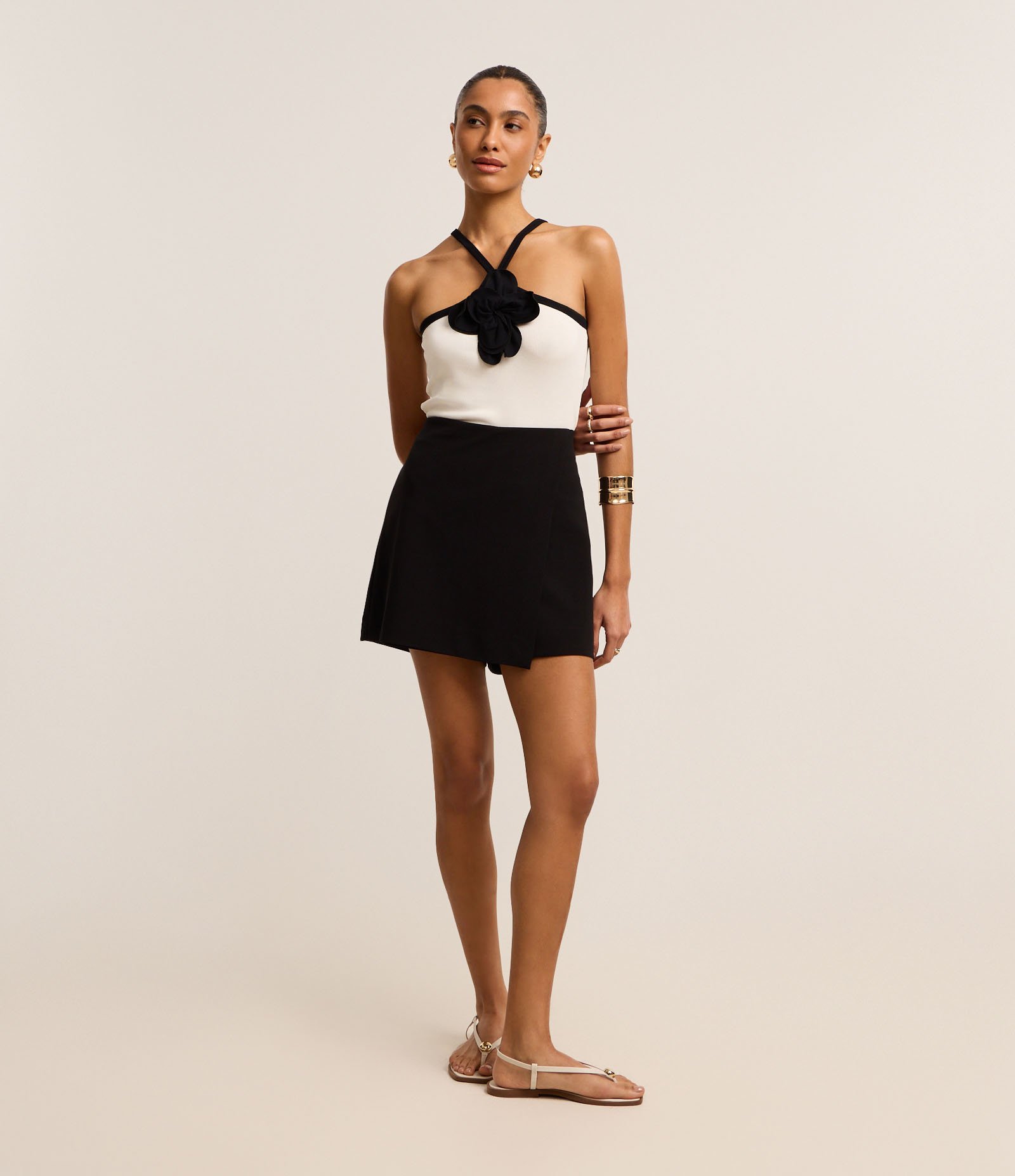 Short Saia em Crepe com Transpasse Envelope Preto 1