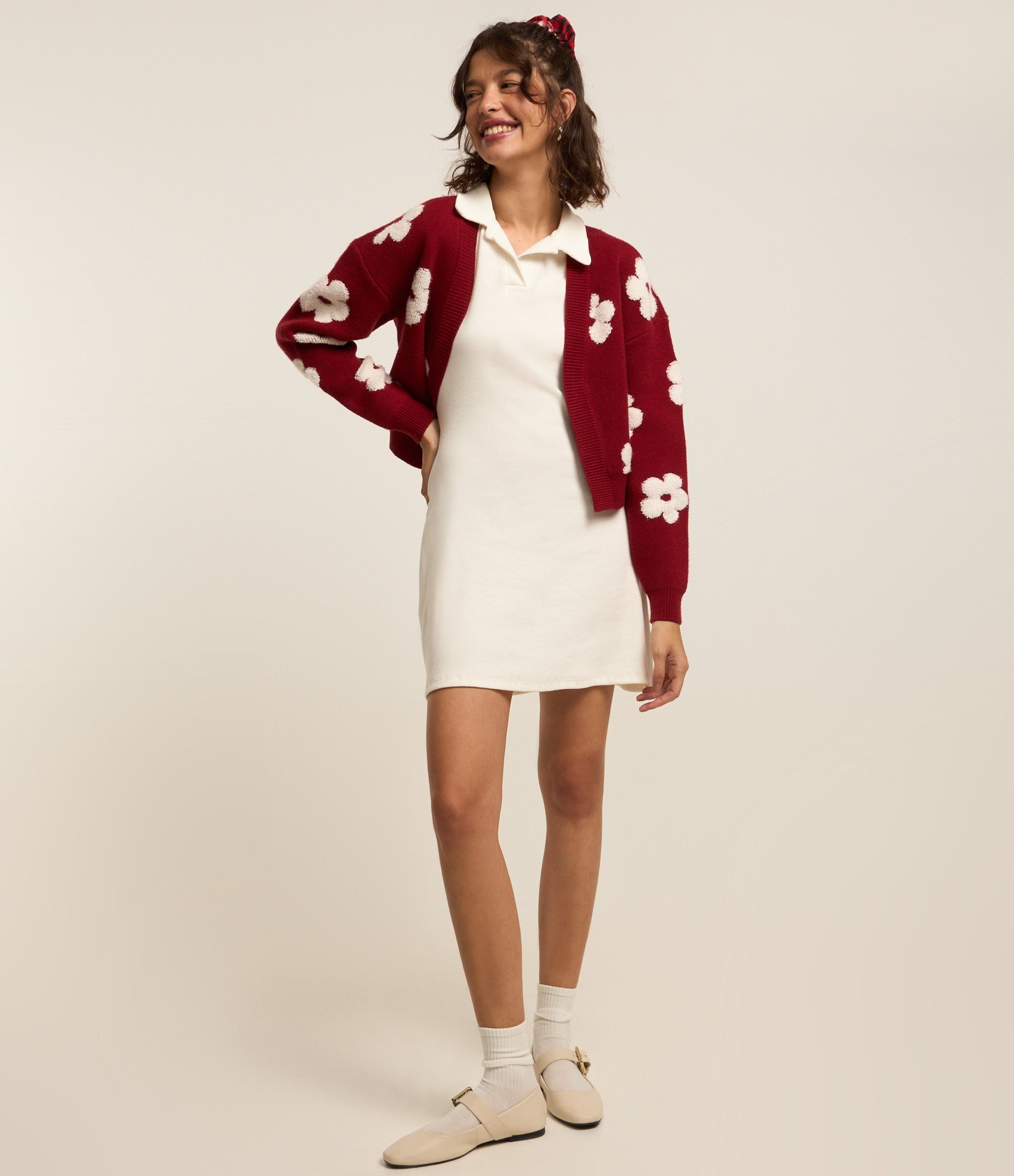 Cardigan Cropped em Jacquard com Florzinhas Atoalhadas Vermelho 2