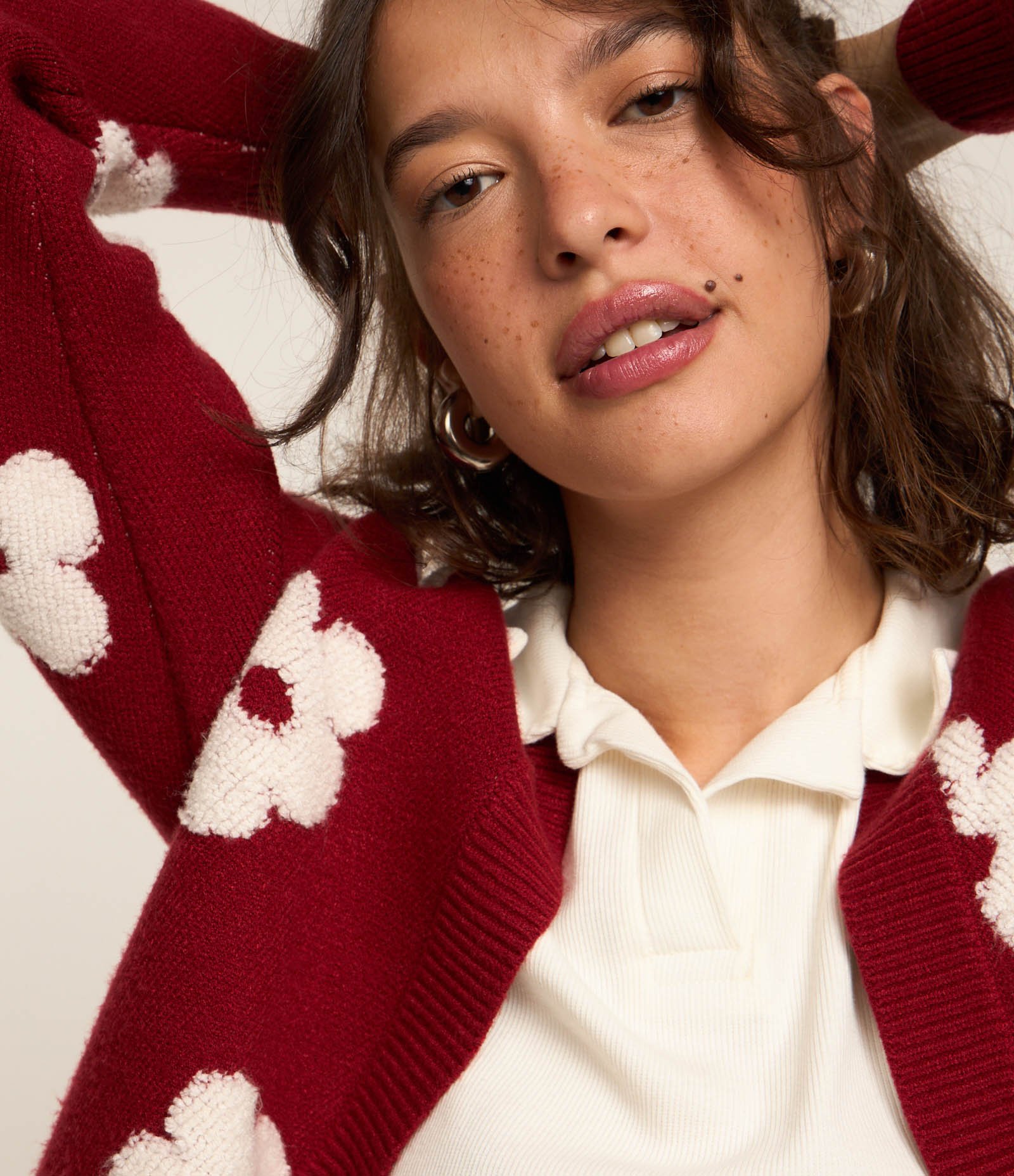 Cardigan Cropped em Jacquard com Florzinhas Atoalhadas Vermelho 3