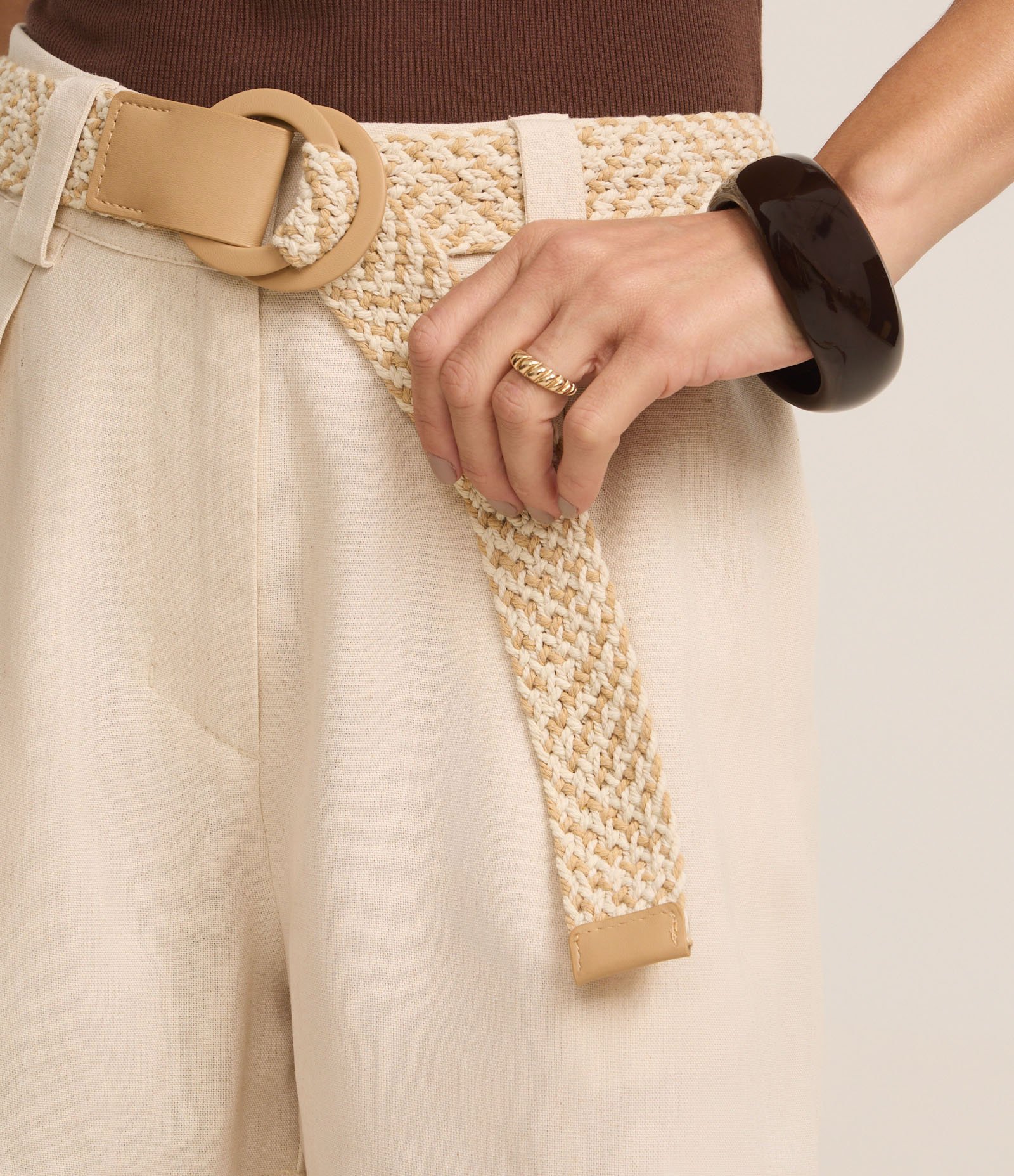 Short em Viscolinho com Cinto de Ráfia Bege 5