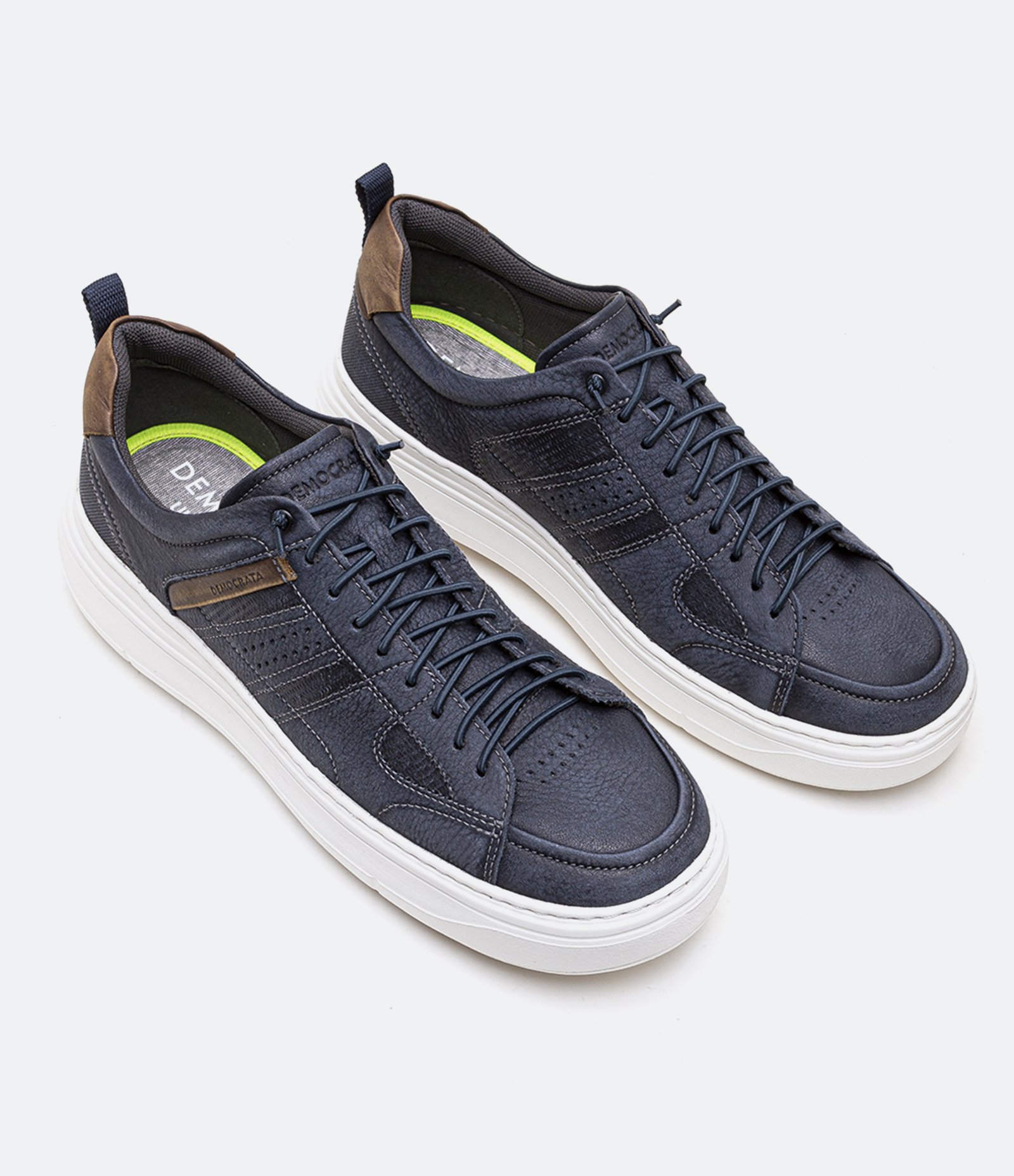 Tênis Casual em Couro com Recortes Azul Acinzentado 2