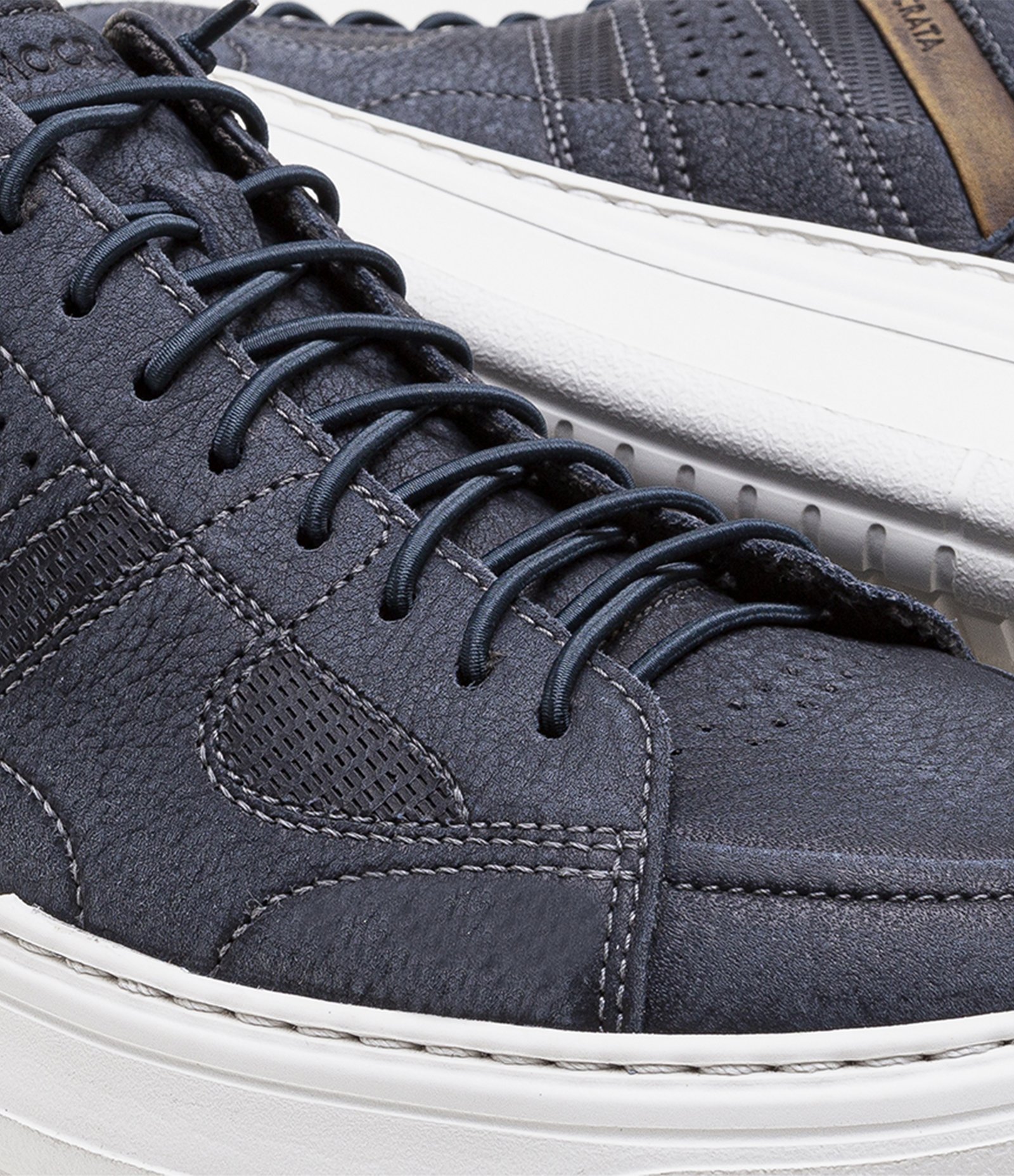 Tênis Casual em Couro com Recortes Azul Acinzentado 4