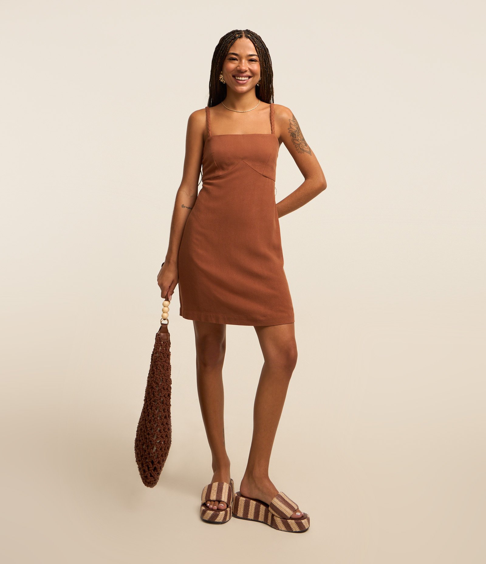 Vestido Curto em Viscose e Linho com Alcinha Trançada 2