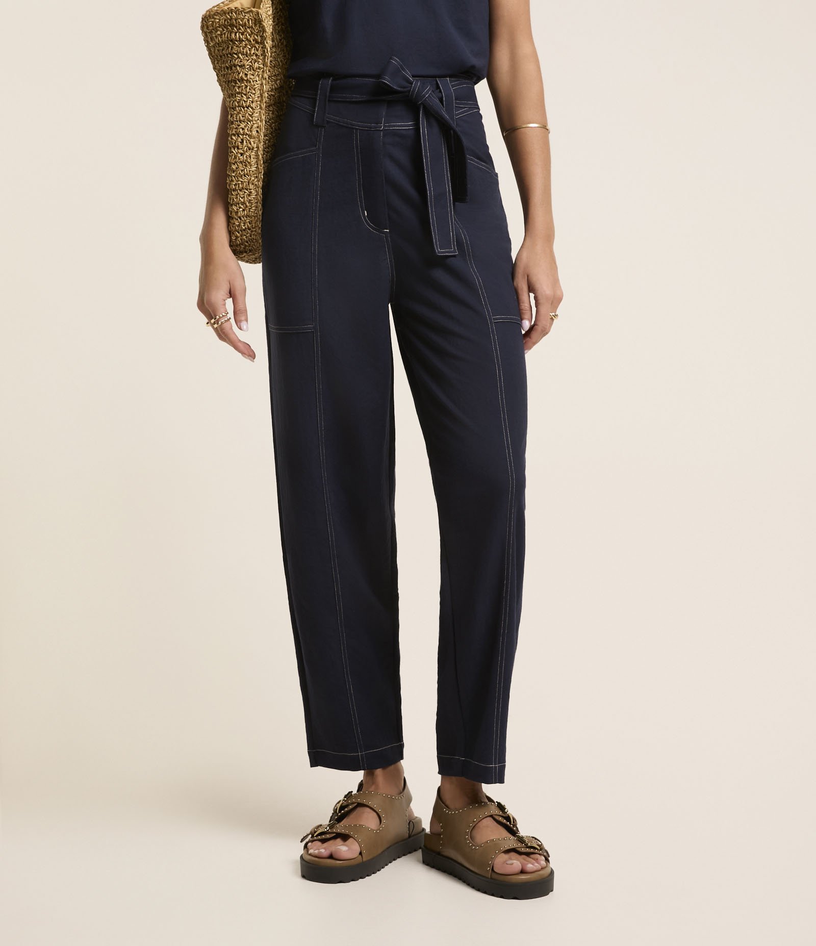 Calça Piquet Pespontada com Faixa Azul 3