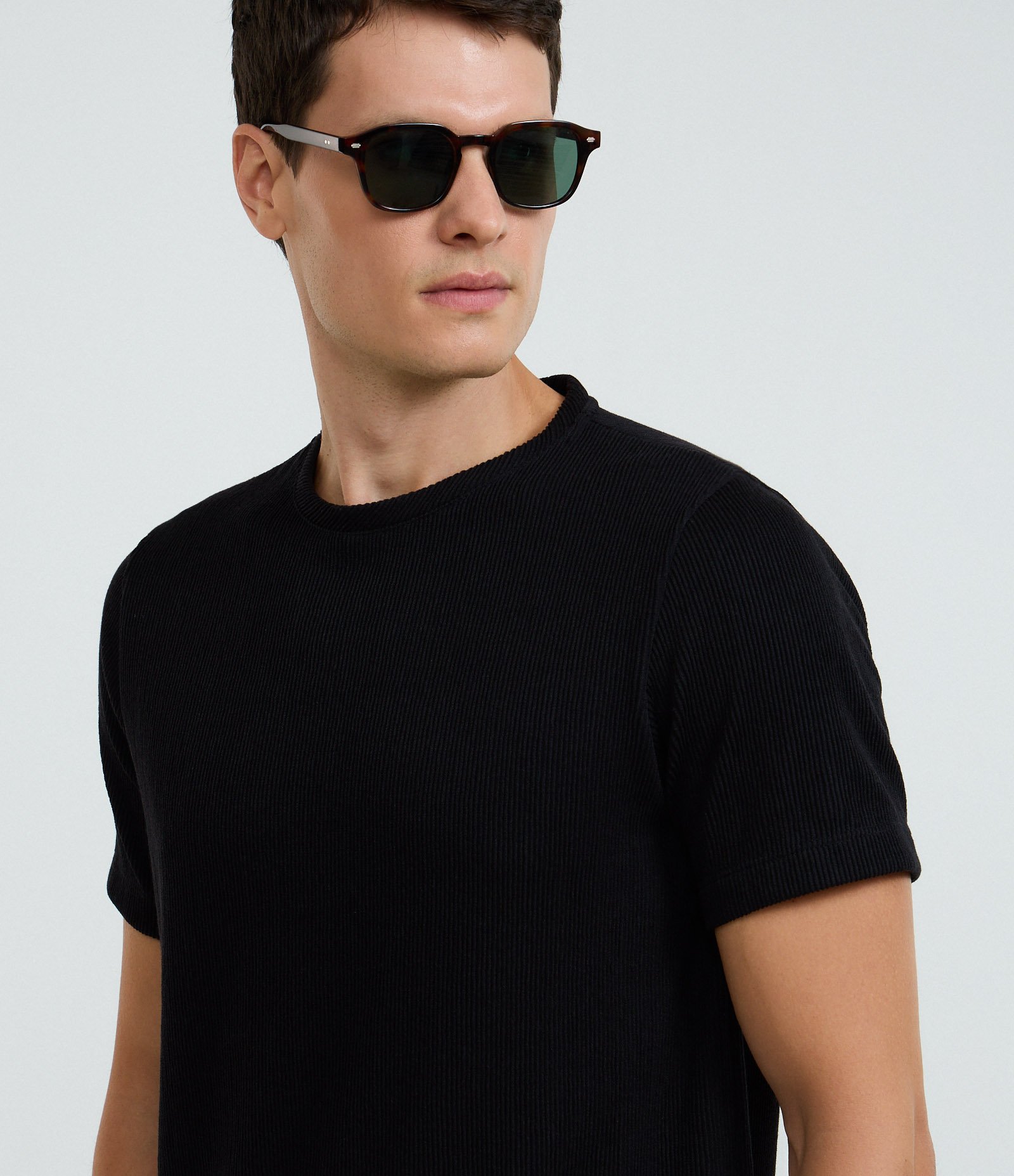 Camiseta Regular em Algodão Texturizado Preto 4