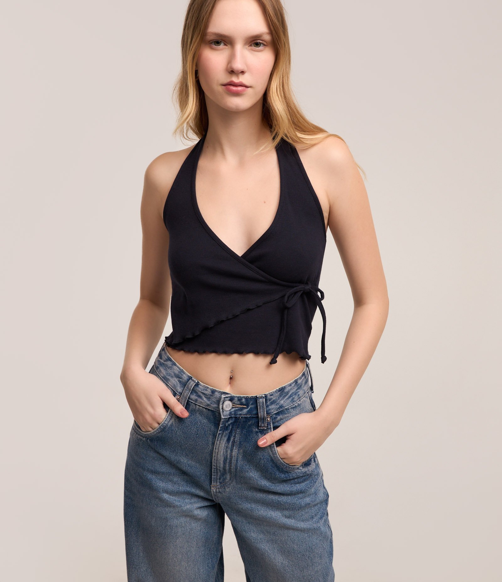 Blusa Frente Única em Ribana com Transpasse e Amarração Preto 1