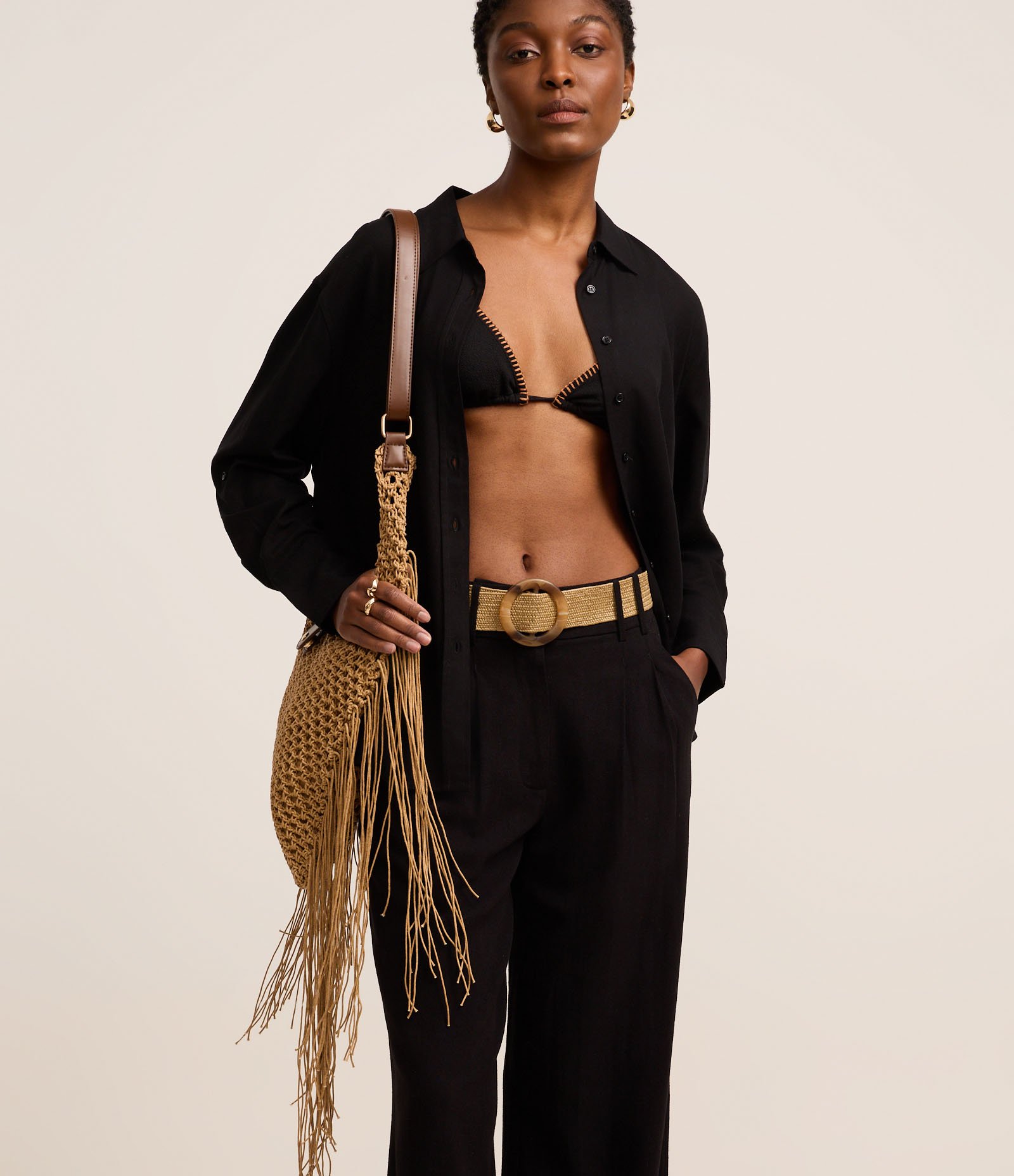 Calça Wide Leg em Viscolinho com Pregas Preto 2