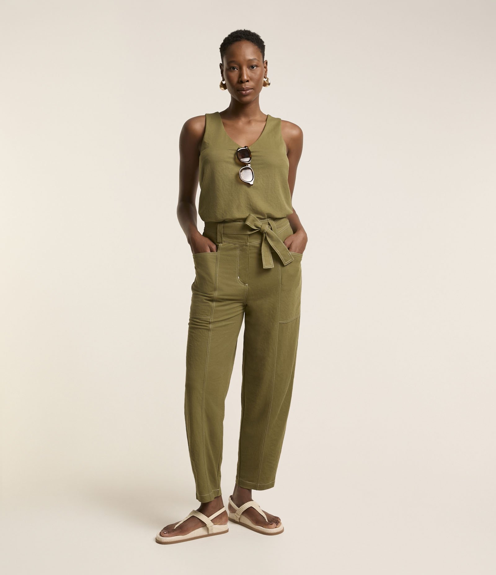 Blusa em Piquet com Decote V e Pespontos na Barra Verde 2