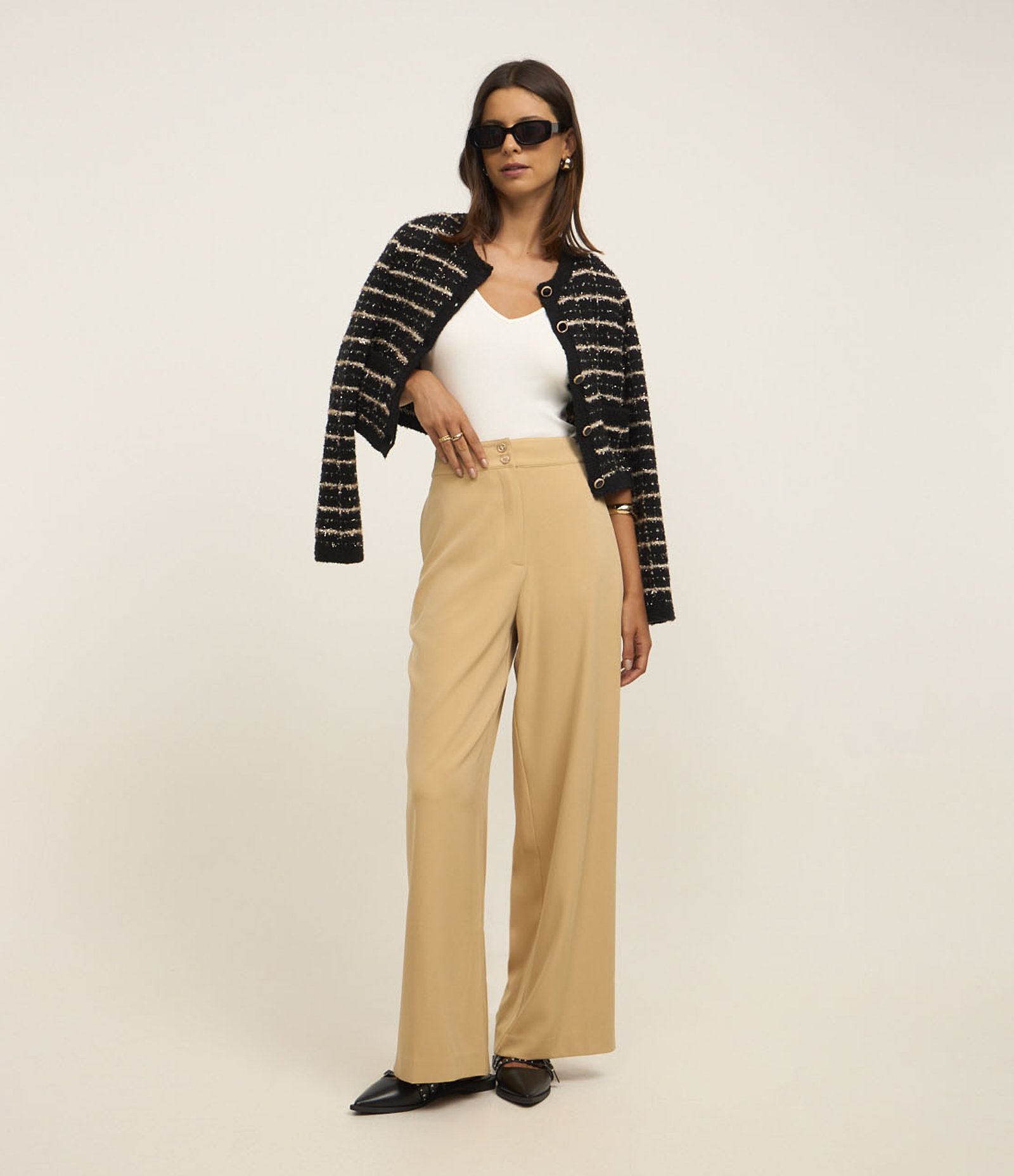 Calça Wide Leg Alfaiatada Cintura Alta com Botões Duplos Bege 1