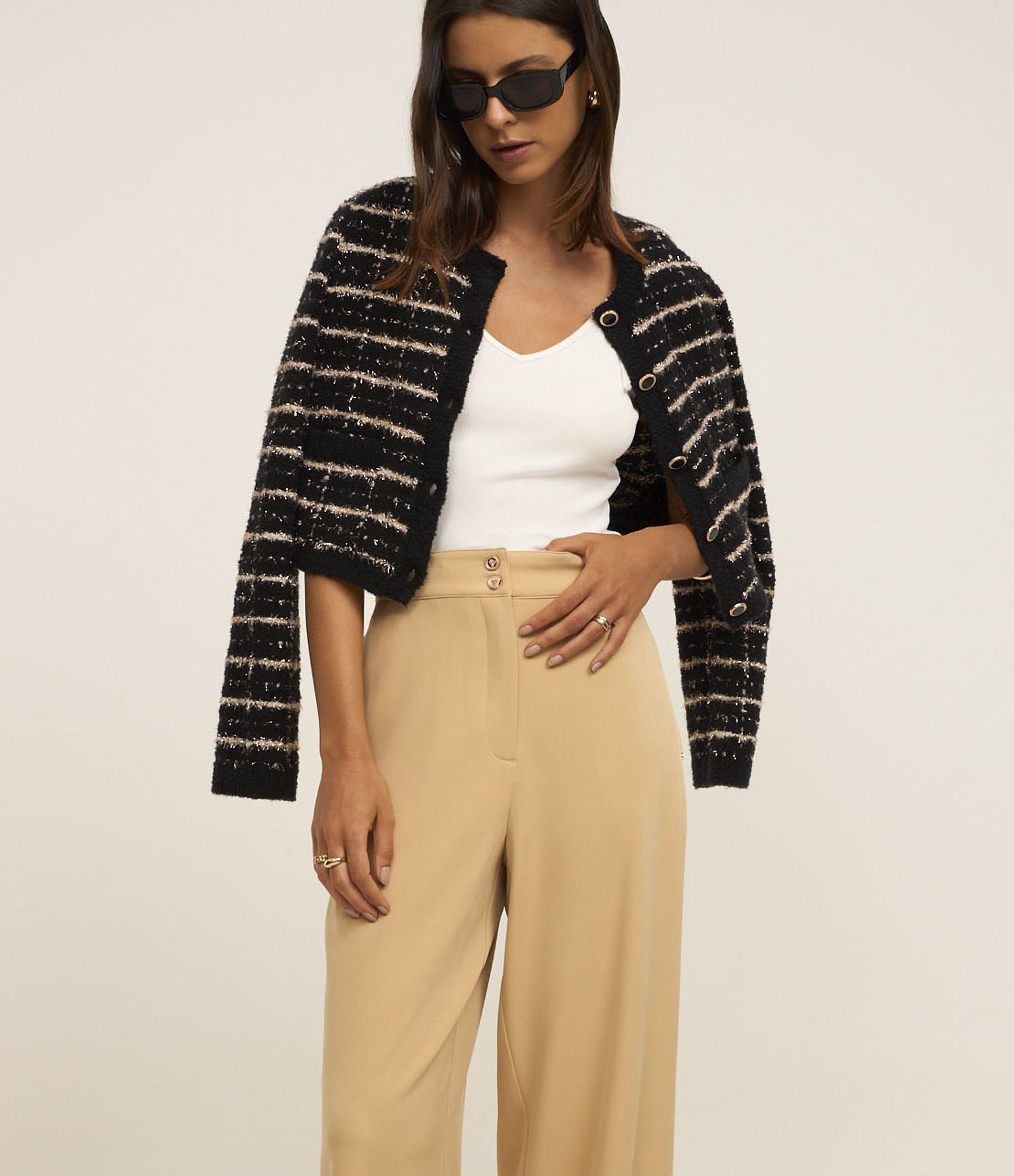 Calça Wide Leg Alfaiatada Cintura Alta com Botões Duplos Bege 2