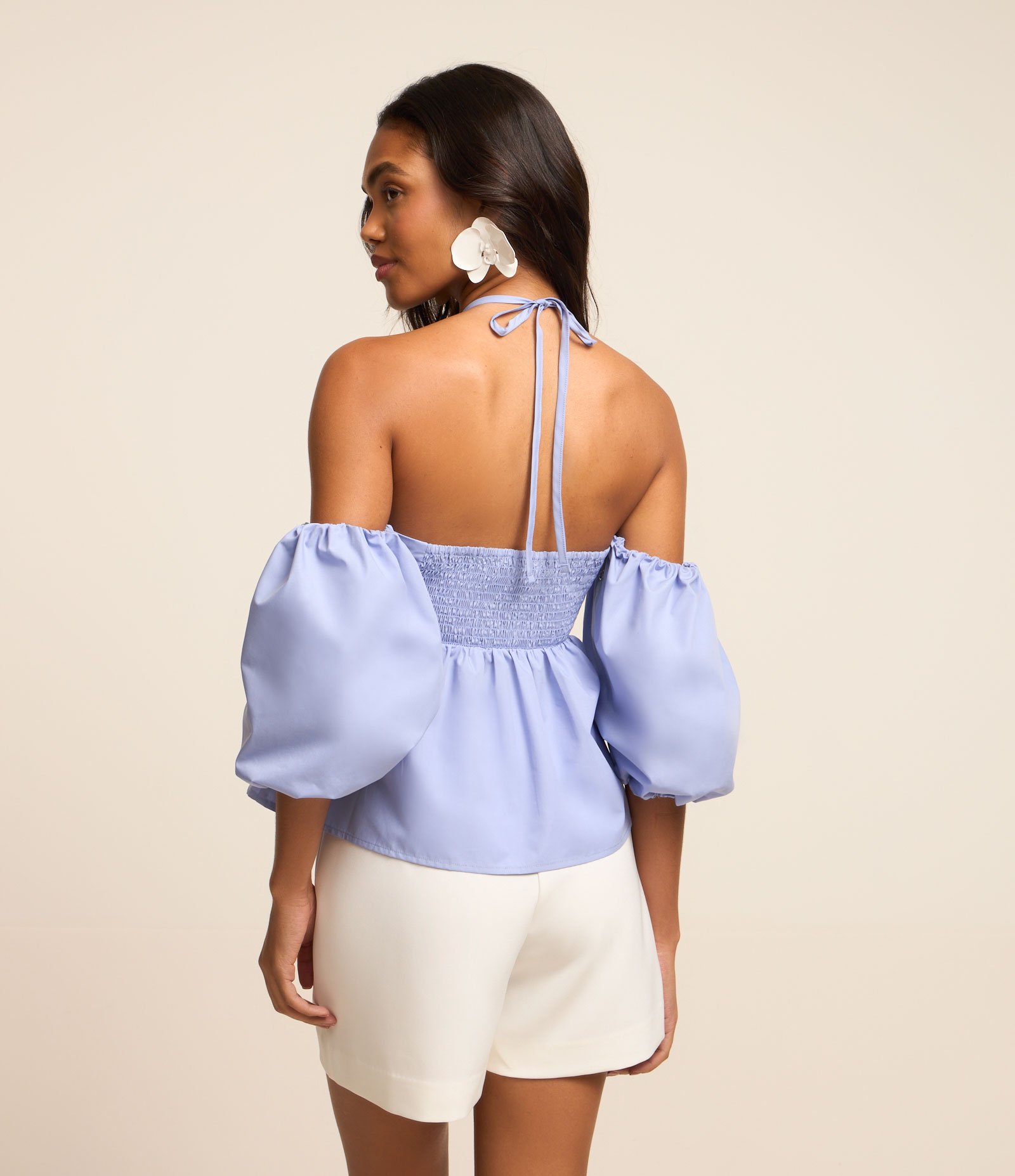 Blusa Ombro a Ombro em Tricoline com Amarração Azul 3