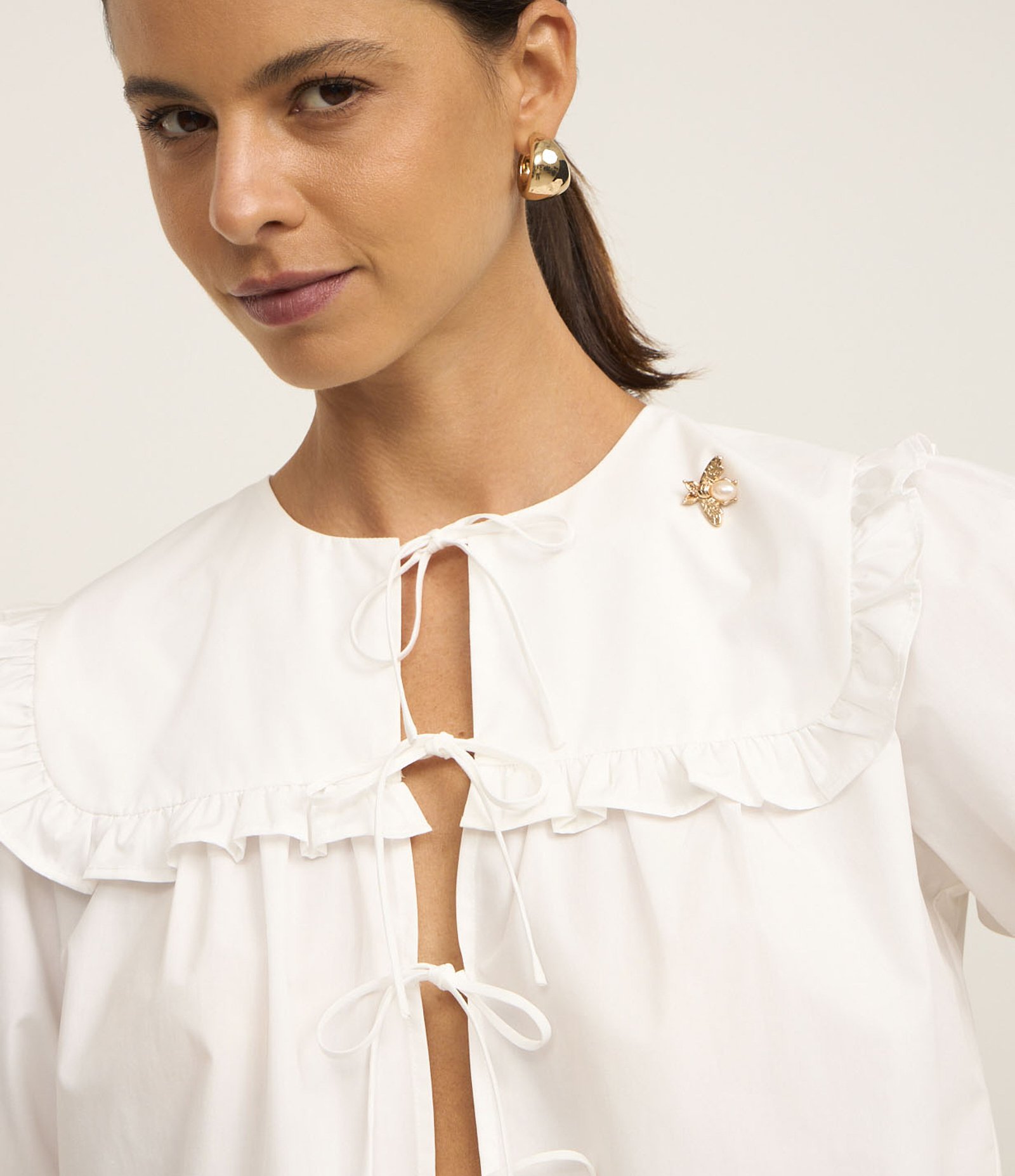 Blusa em Tricoline com Gola Boneca Branco 3