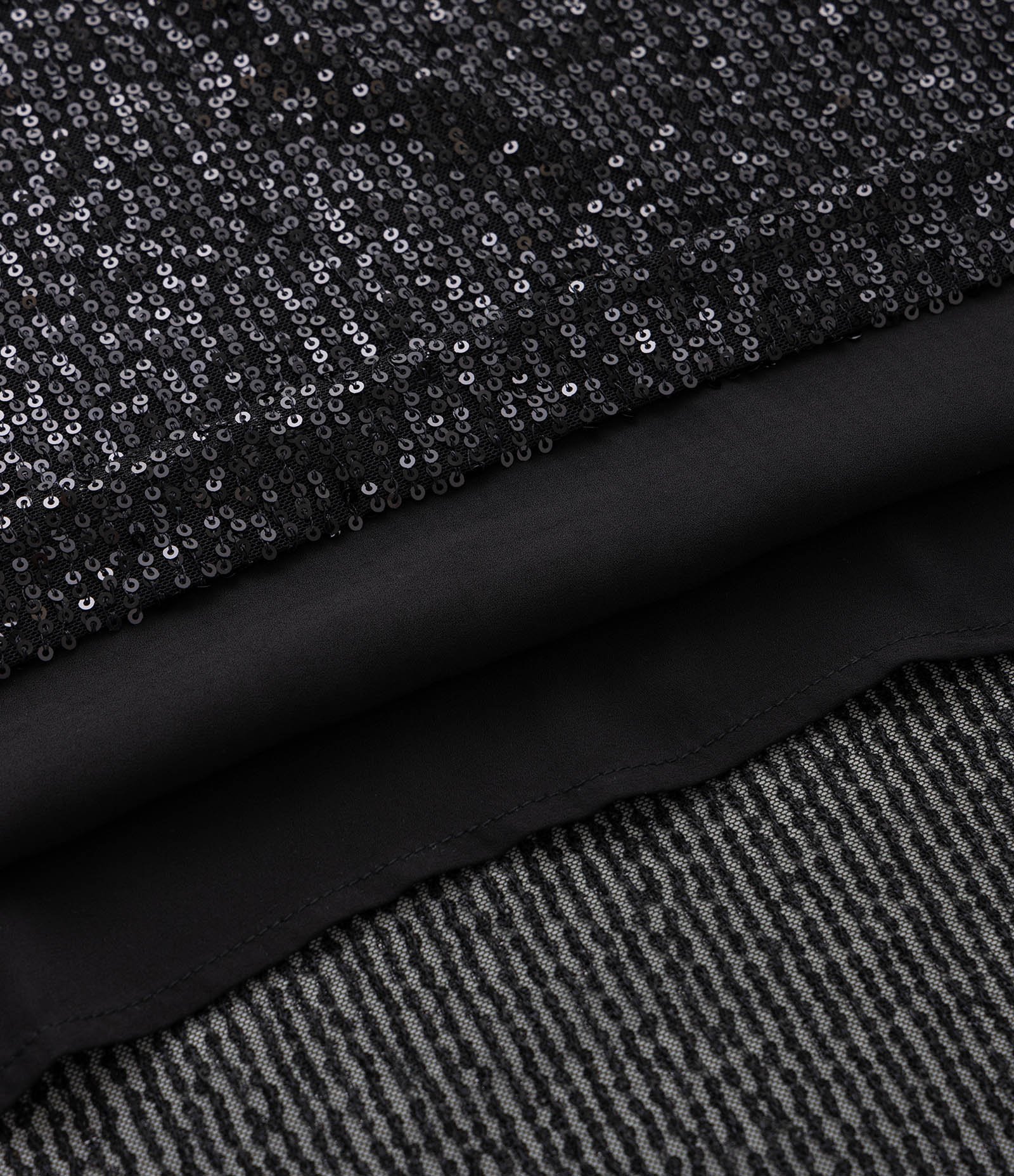 Blusa Sem Manga em Paetê com Forro Curve & Plus Size Preto 7