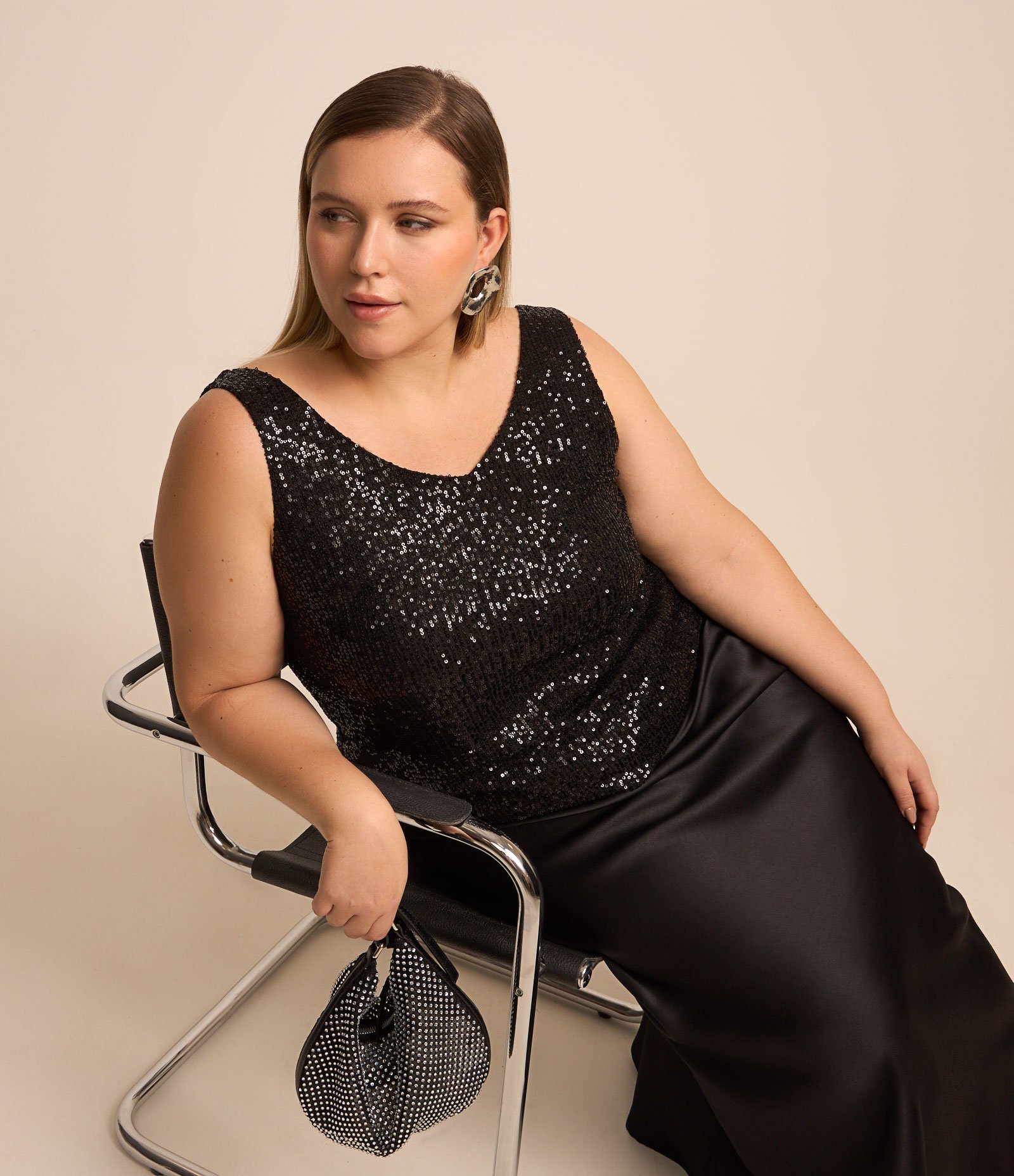 Blusa Sem Manga em Paetê com Forro Curve & Plus Size Preto 1