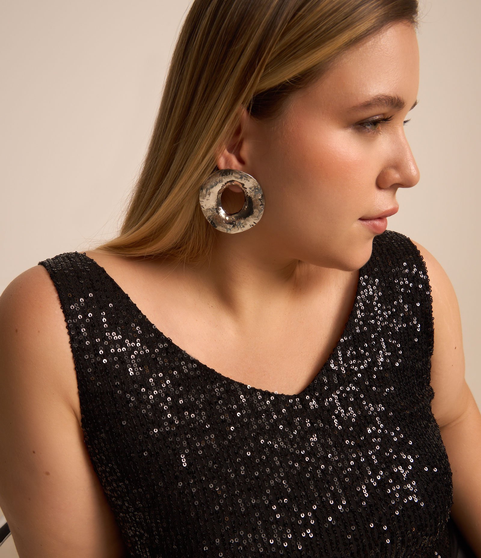 Blusa Sem Manga em Paetê com Forro Curve & Plus Size Preto 4