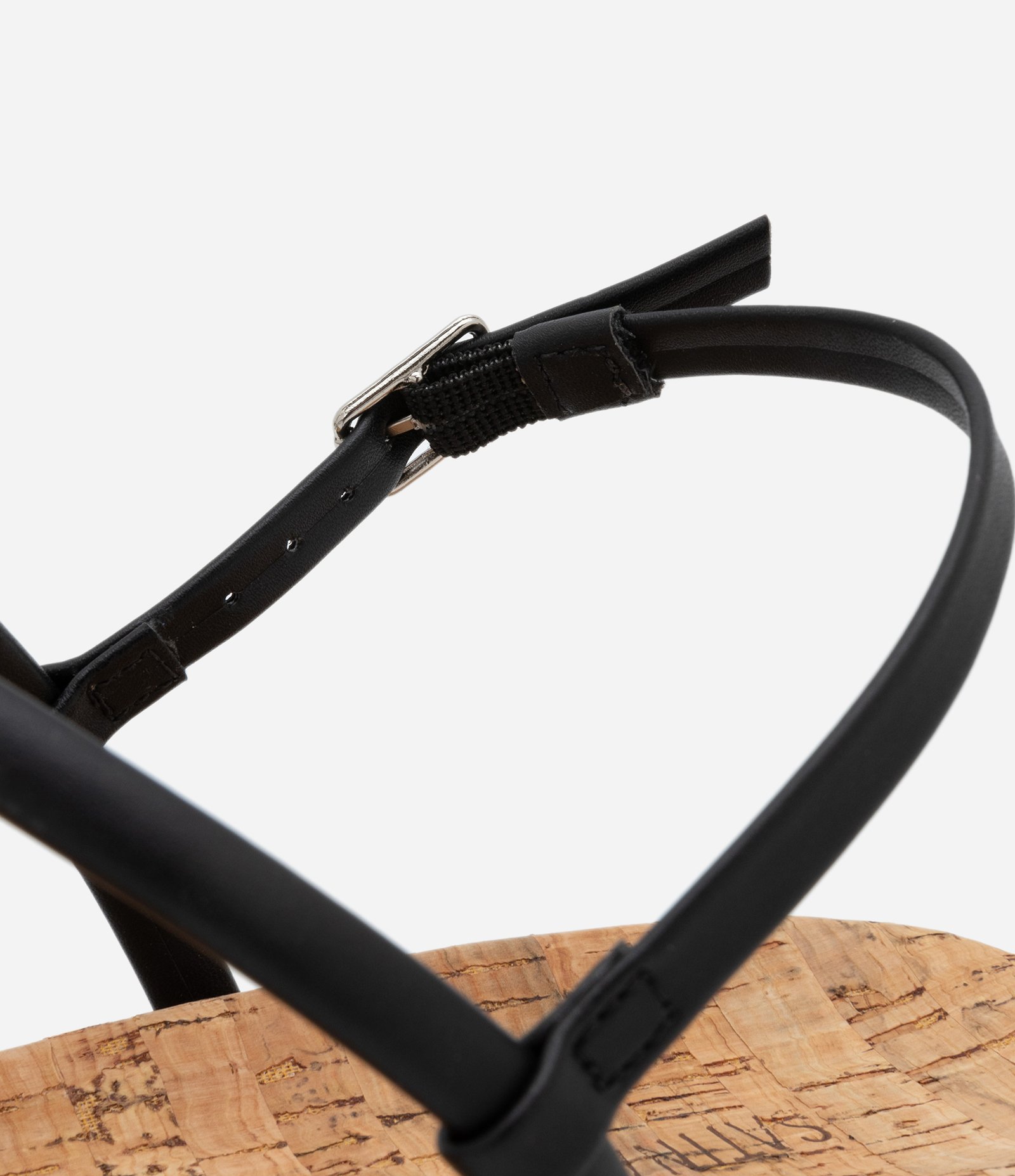 Sandália Rasteira com Tiras Finas e Palmilha em Cortiça Preto 4