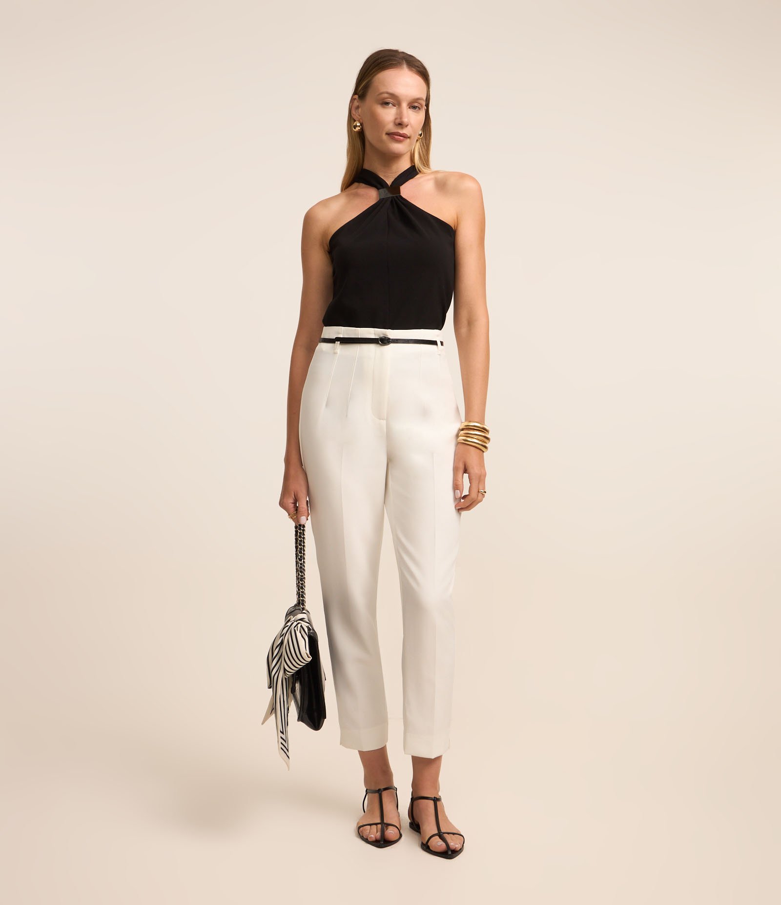 Calça Cenoura Alfaiatada com Cinto Fivela Branco 1